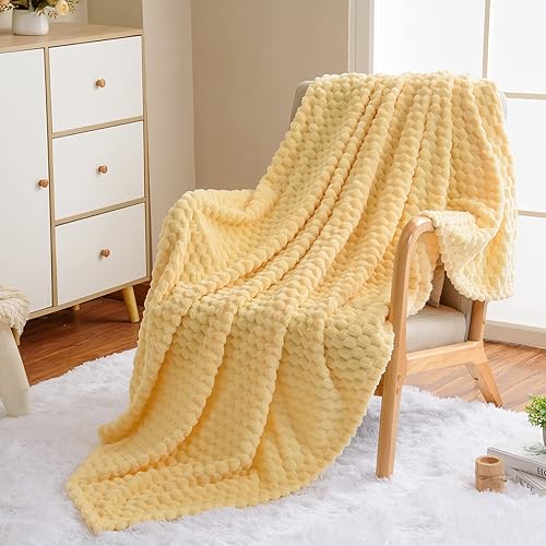 Miniatura 2 de Vessia - Manta de franela de forro polar (50x70 pulgadas), manta 3D de jacquard ligera amarilla con textura de lana y cálida para sofá, sillón,