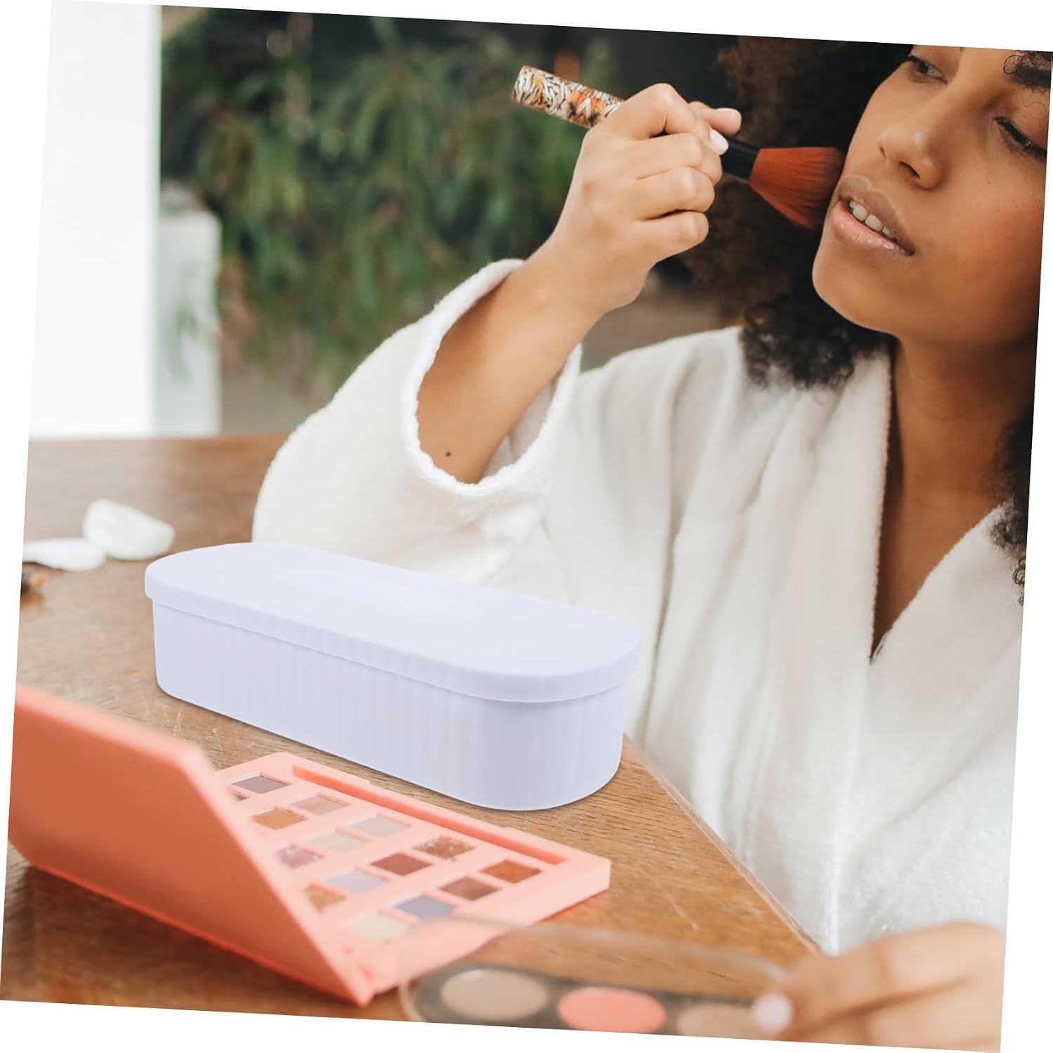 Makeup Brush Cleaner and Organizer Portable Dustproof Makeup Brush Drying Rack and Cleaning Box for and Travel Use