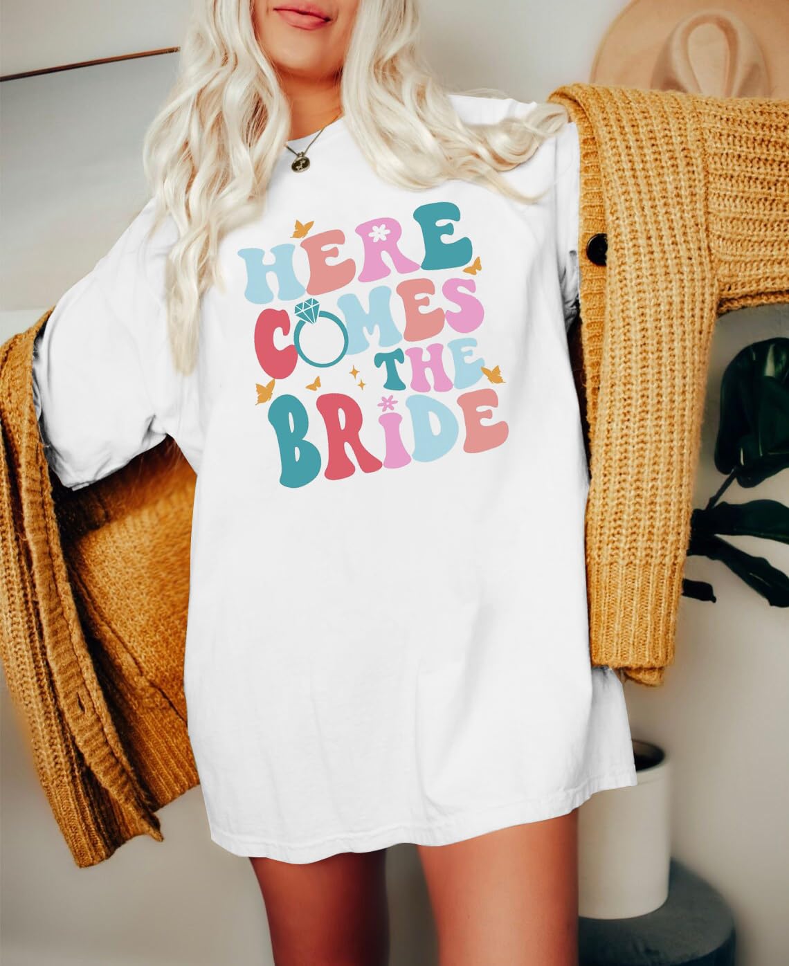 Camiseta de despedida de soltera para mujer, camiseta de novia con texto en inglés "Here Comes Girl", camiseta de fiesta, camisa de novia, camisa informal de manga corta de gran tamaño