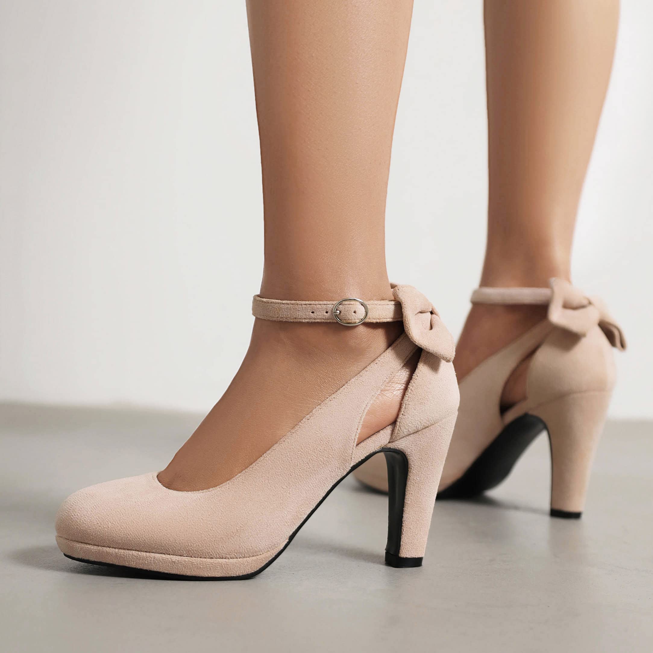 elerhythm Donne Mary Jane Tacchi con Arco Retro Chiuso Punta Rotonda Scamosciata Cinturino alla Caviglia Pumps Gatsby Vintage Scarpe (Nude EU37)