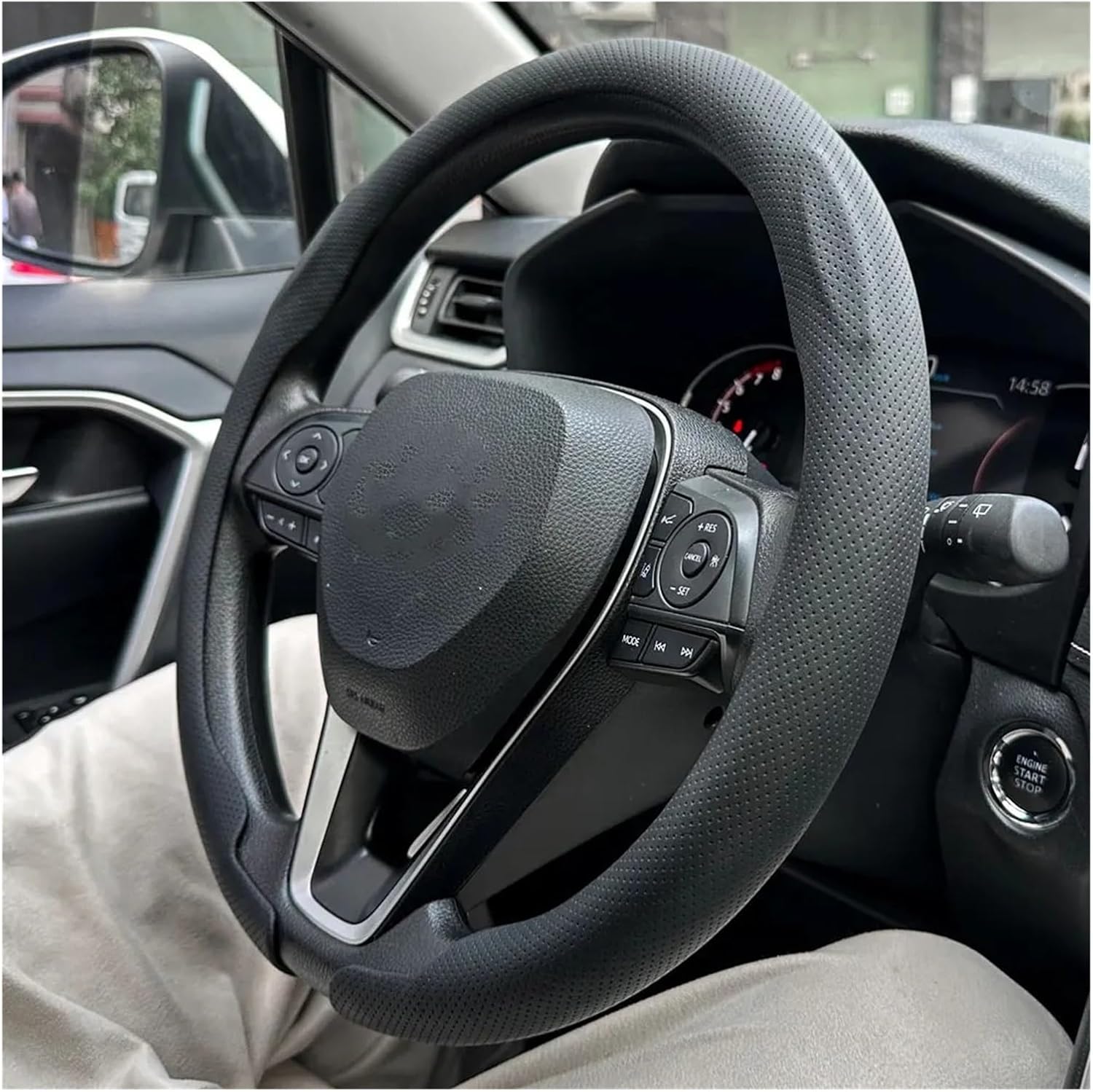 Steering Size 36-38cm Universal Non-Slip Round Breathable Leather Car Steering Wheel Cover Protector Suitable Fit for Auto Accessories(Brown)
