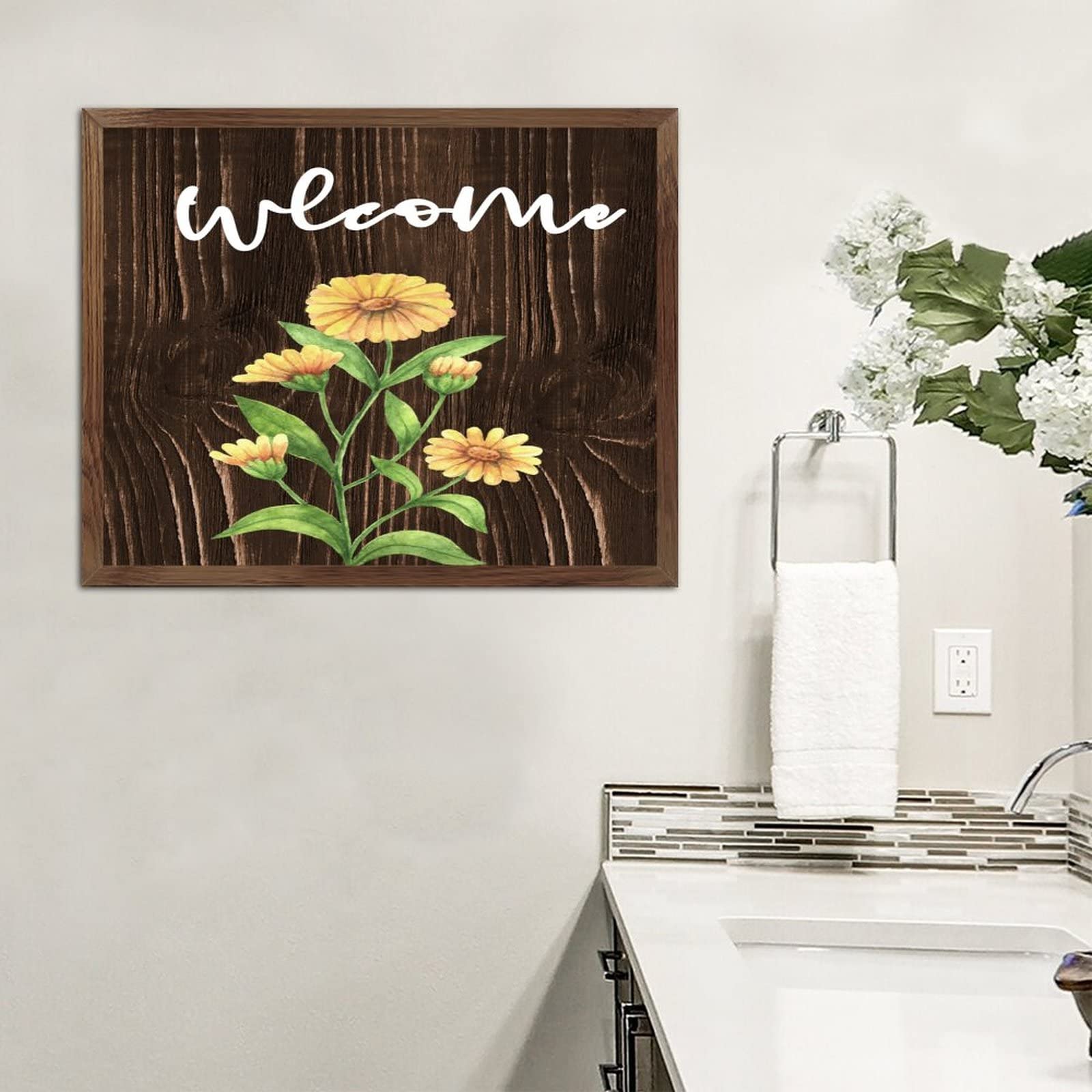 Targa in legno con girasole e scritta in inglese Kitchen the Heart of