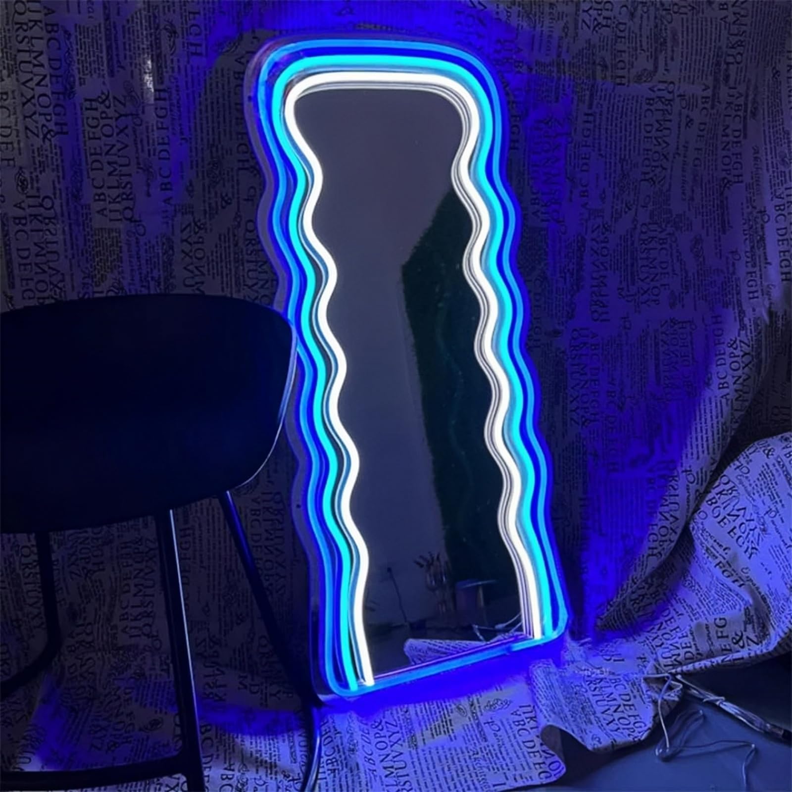 LED Mirror Neon Lights Dressing Up Mirror Cat/Shine Heart/Bat/Butterfly Shape Neon Signs Modern Home Girl Room Bathroom Salon Wall Art Decor Gift For Girlfriend USB Powered