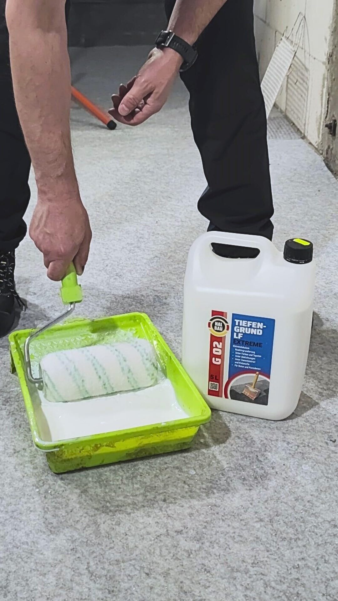 Tiefengrund 20 L mit Kaliwasserglas, Silikatgrundierung für Innen, Aussen, Beton, Farben, Tapeten + Farbroller 25cm mit Bügel, Set G02