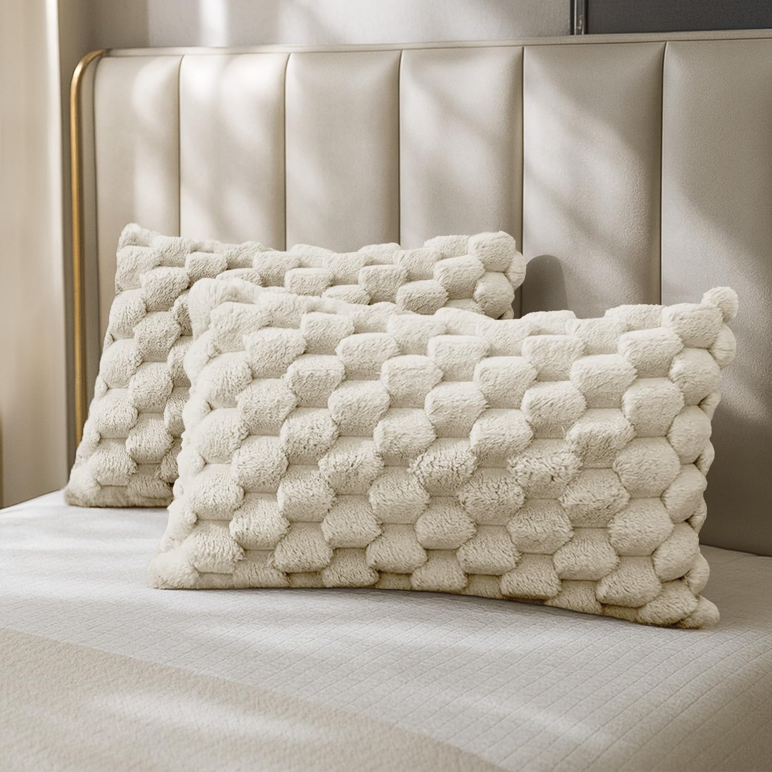 Velosso Luxe Living Chunky Popcorn Pillowcase Set Plush Fleece Pillow Covers, Ultra Soft Textured Design, Thermal Warm Standard Size Pillowcases for Cosy Bedroom Decor - 2 Pack (Cream)