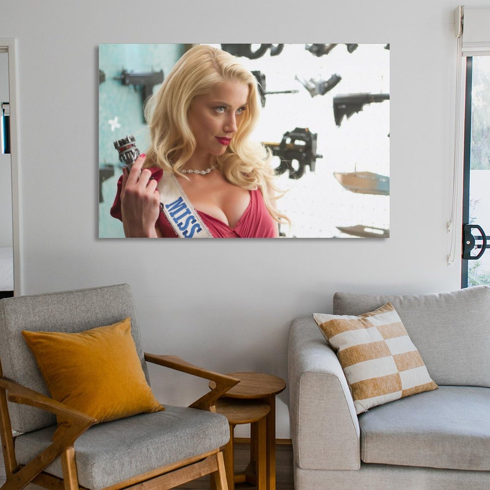 Amazon.co.jp: アンバー・ハード ホットな胸の谷間写真ポスター