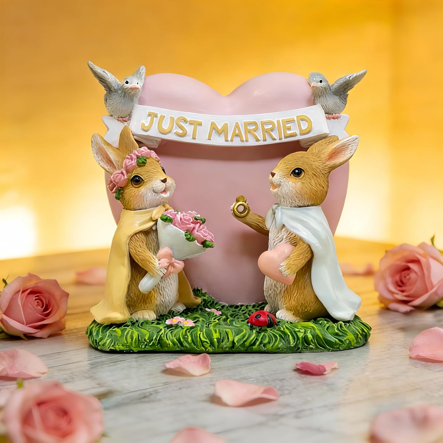 Bunny Wedding Statue Heart with Doves Easter Rabbit Decor Resin Figurines Sculptures Birthday Valentine's Day Decorative for Party Supplies Garden Statues, Yard Decorations (Brown)