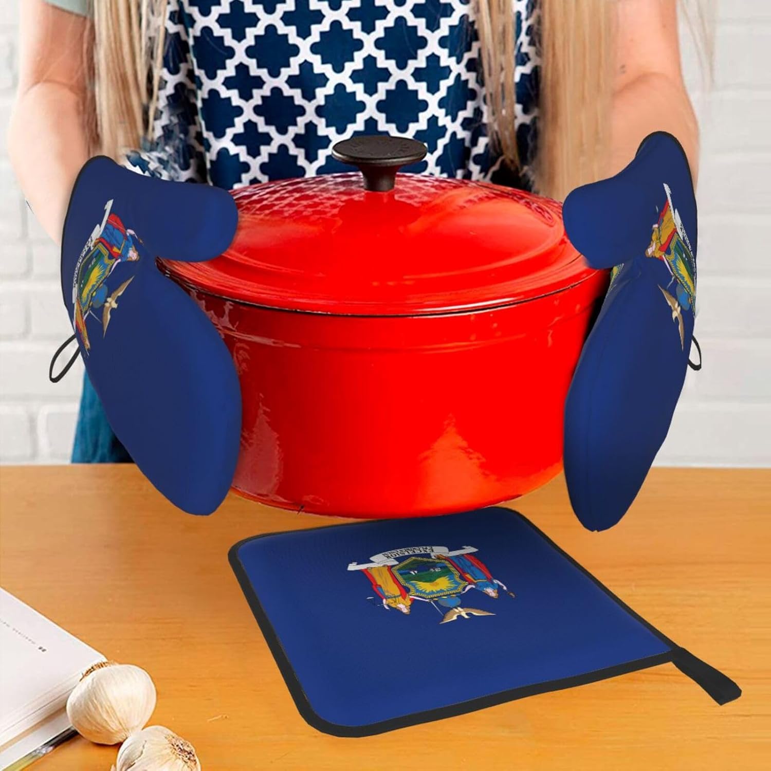 New York Flag Print Heat Resistant Microwave Gloves, Used for Baking, Cooking, and Fashion Kitchen Essentials