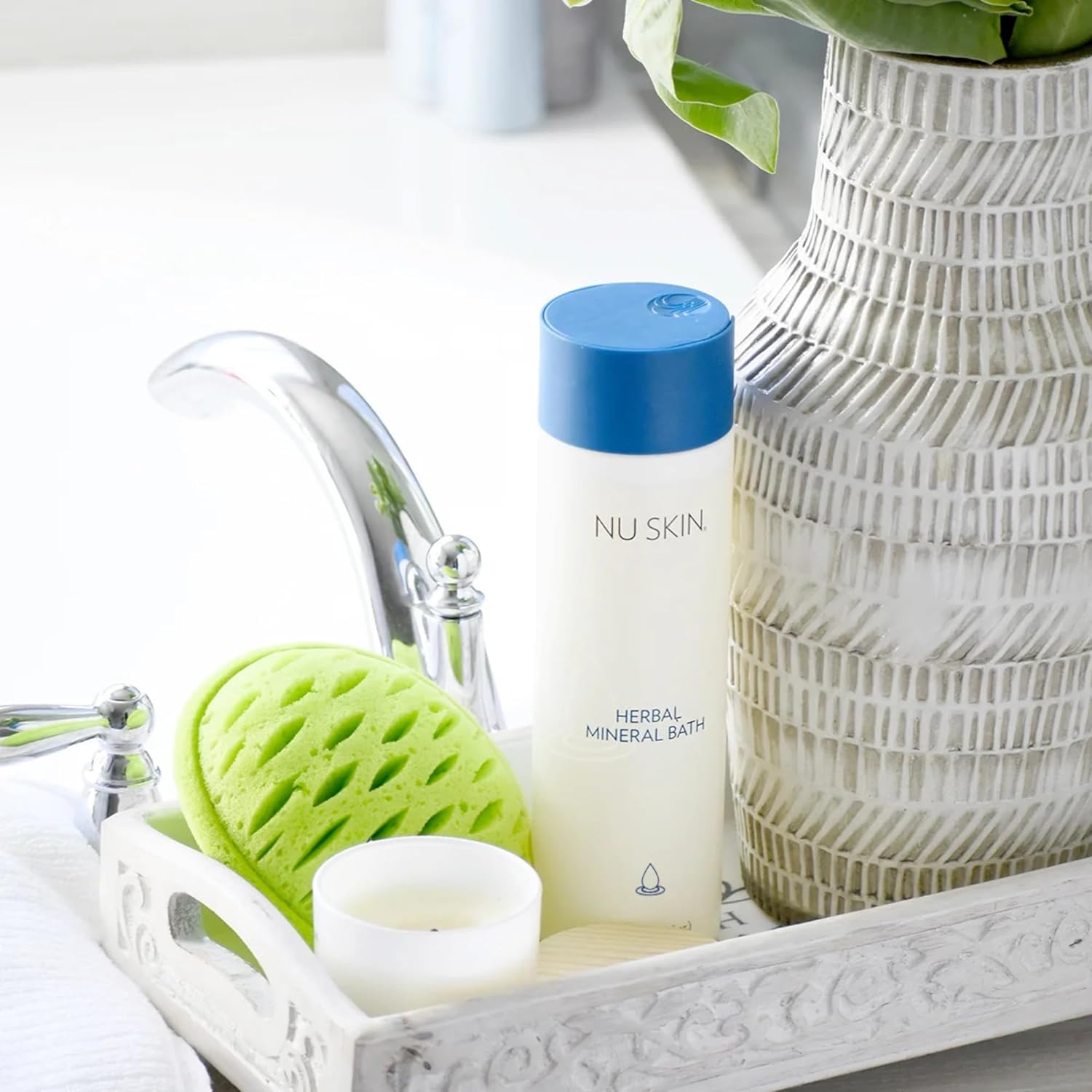 Nu Skin Herbal Mineral Bath | 16.9 Fl Oz | Relaxing Bubble Bath for Adults | Soap-Free Formula | 21 Herbal Extracts for Soothing Hydrating & Cleansing