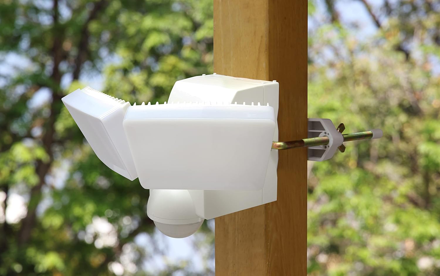 Motion Security Flood Light, Battery Operated Motion Sensor, 800 Lumen LED, Wall or Eave Soffitt Universal Mount Indoor Outdoor Closet Shed Attic Workshop Garage Grill Light WH