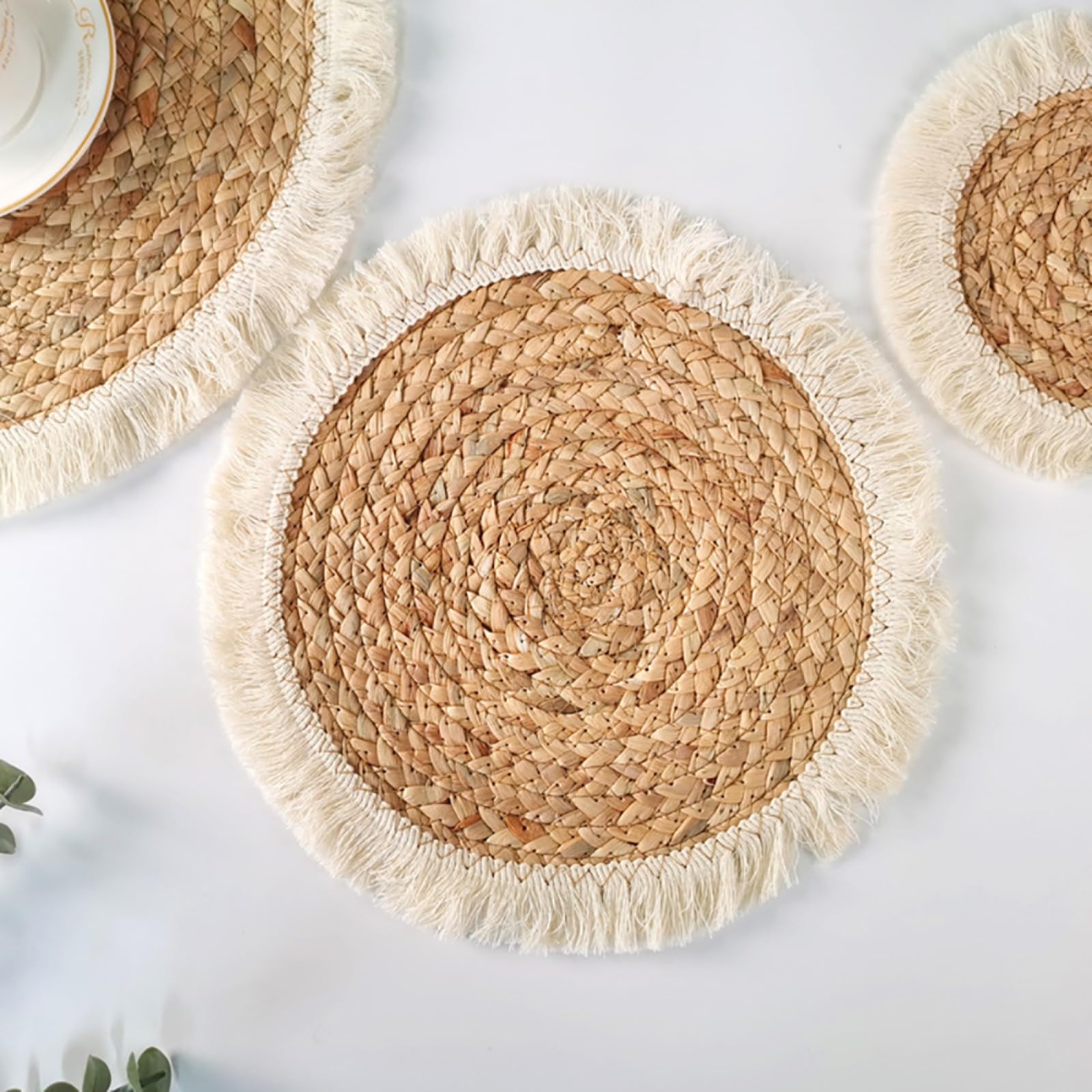 Décoration de Table, Sets de Table, Tapis de Cuisine/Salle à Manger Rond en Herbe Naturelle tressée avec Pompons, Style Ferme, idéal pour Le café ou Le thé.