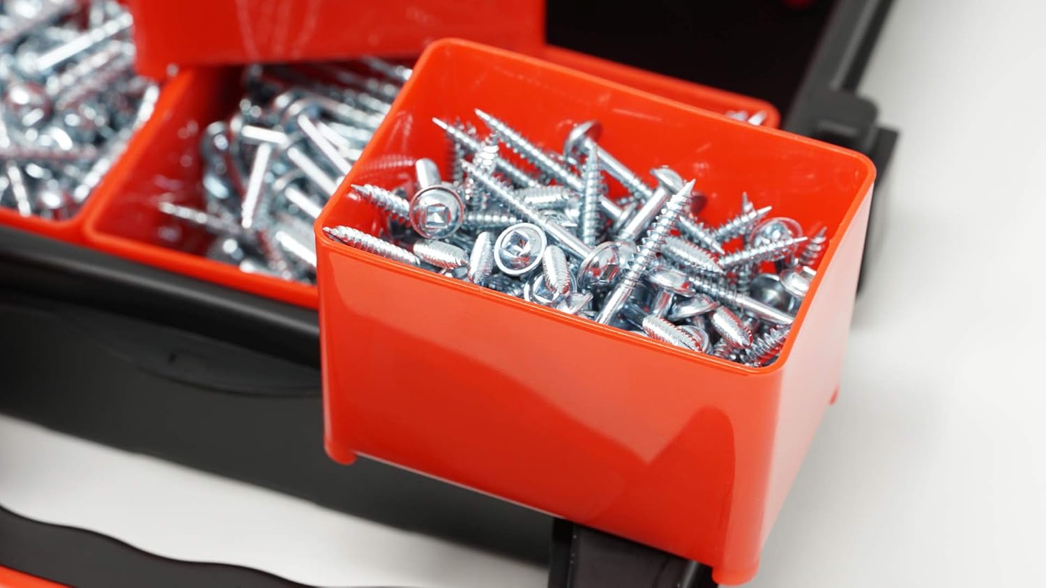 Massca Pocket-Hole Screw Kit – 1,000 Self-Tapping Zinc Plated Screw Set with No. 2 Square Driver Bit – 1”, 1-1/4” Fine-Thread & 1”, 1-1/4”, 1-1/2”, 2”, 2-1/2” Coarse-Thread Washer Head Wood Screws.