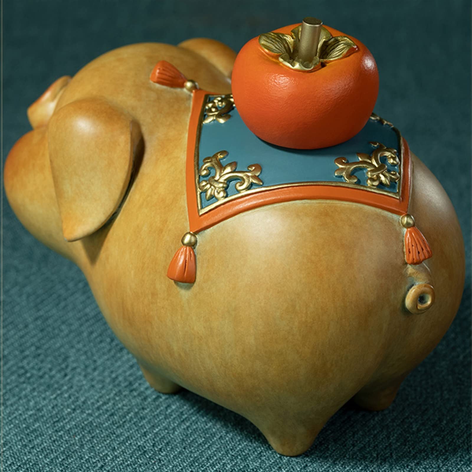 BONAD Figurki na biurko statuetka zwierzęcia ozdoba błogosławieństwo szczęśliwa świnka ozdoba na biurko dla przyjaciół, kolegów, rodziny, dekoracja wnętrz domu figurka statuetki wystrój domu