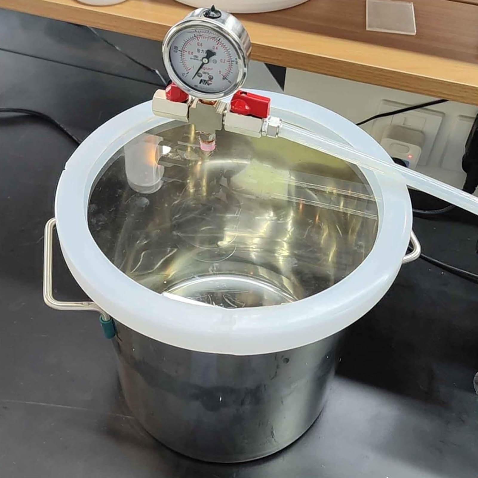 Oracra Resin Vacuum Degasser Chamber Acrylic Lid, Large Defoaming Pressure Pot for Stabilizing Wood, Mold, Vacuum Bubble Remover Machine for Lab, Home(3 Gallon/12L)