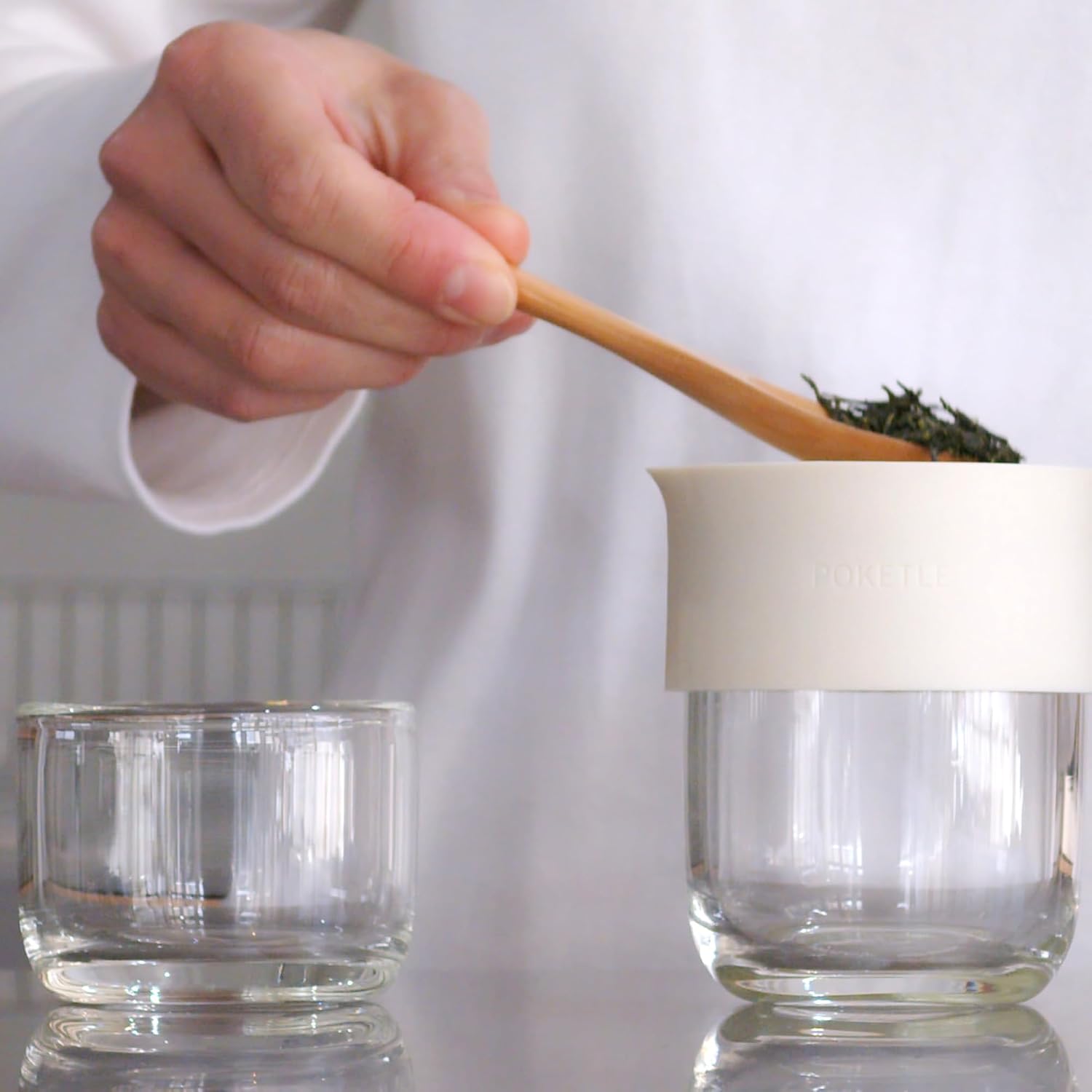 IPPINKA Poketle Minimal Glass Tea Set - 120 ml - Borosilicate Glass with Ivory Silicone Sleeve - Dishwasher-safe - Designed in Japan