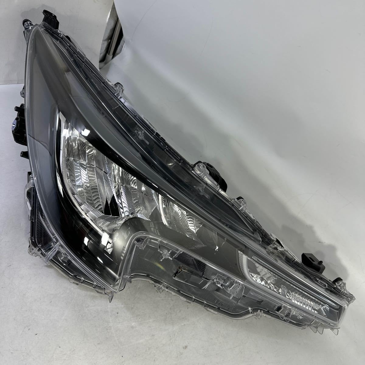 Amazon.co.jp: M 15-2-1 カローラツーリング NRE210 ZWE211 打刻U 12 
