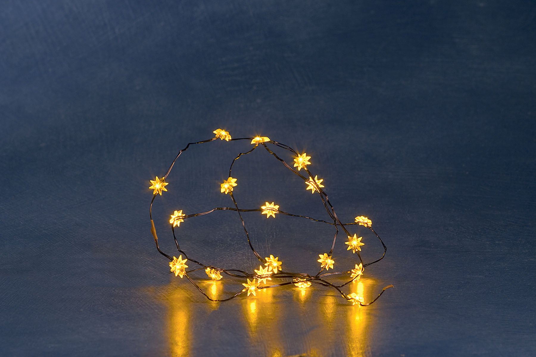 Konstsmide LED Lichterkette Mit Sternen, Blinkend, 20 Gelbe LEDs, Batteriebetrieben Für Innen