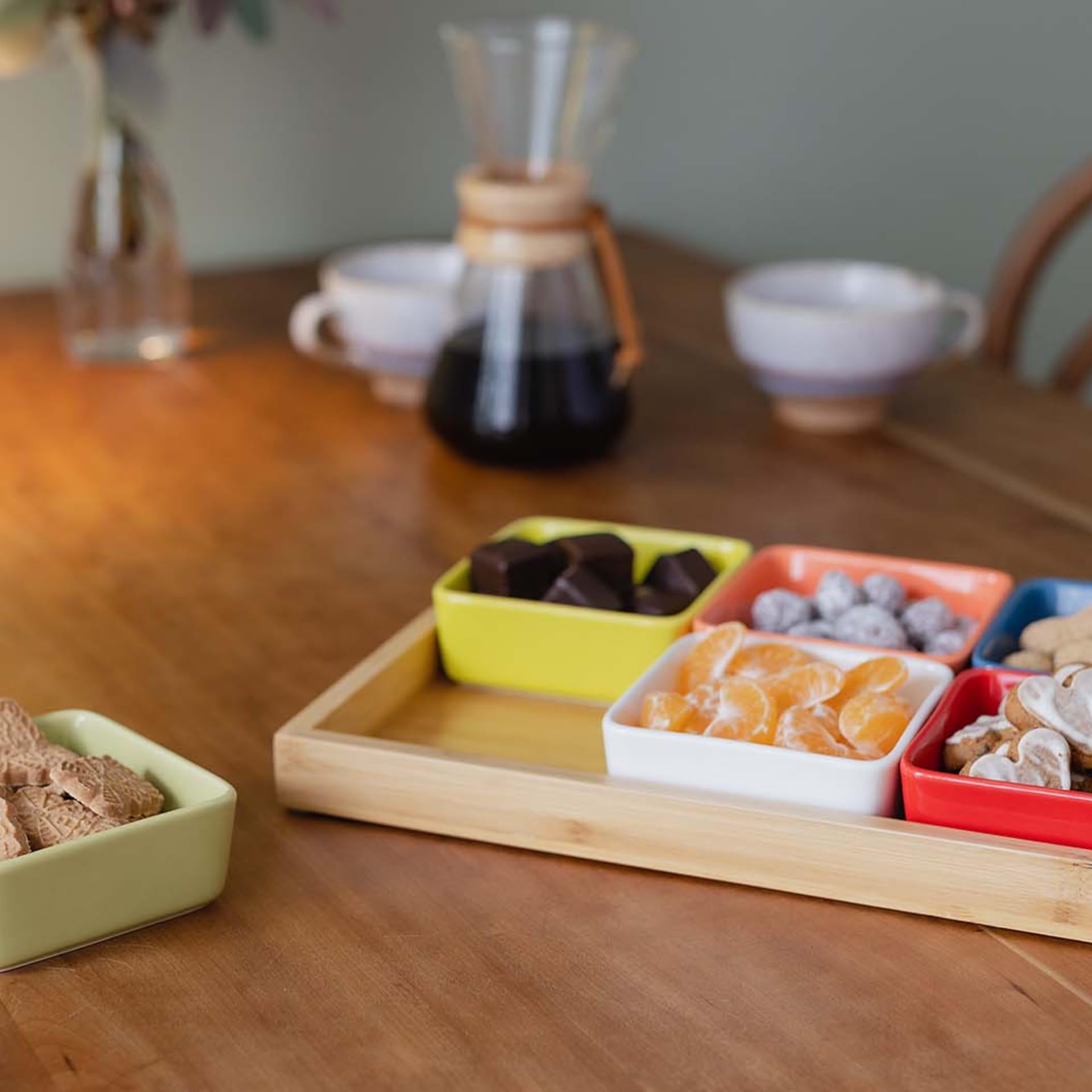 Remember Schalenset mit Holztablett Nr 1, 7 tlg, Tablett: B 33 x T 22.5 x H 5 cm, spülmaschinengeeignet – Servierschalen Set mit Tablett aus Holz, für Snacks, Tapas oder Antipasti