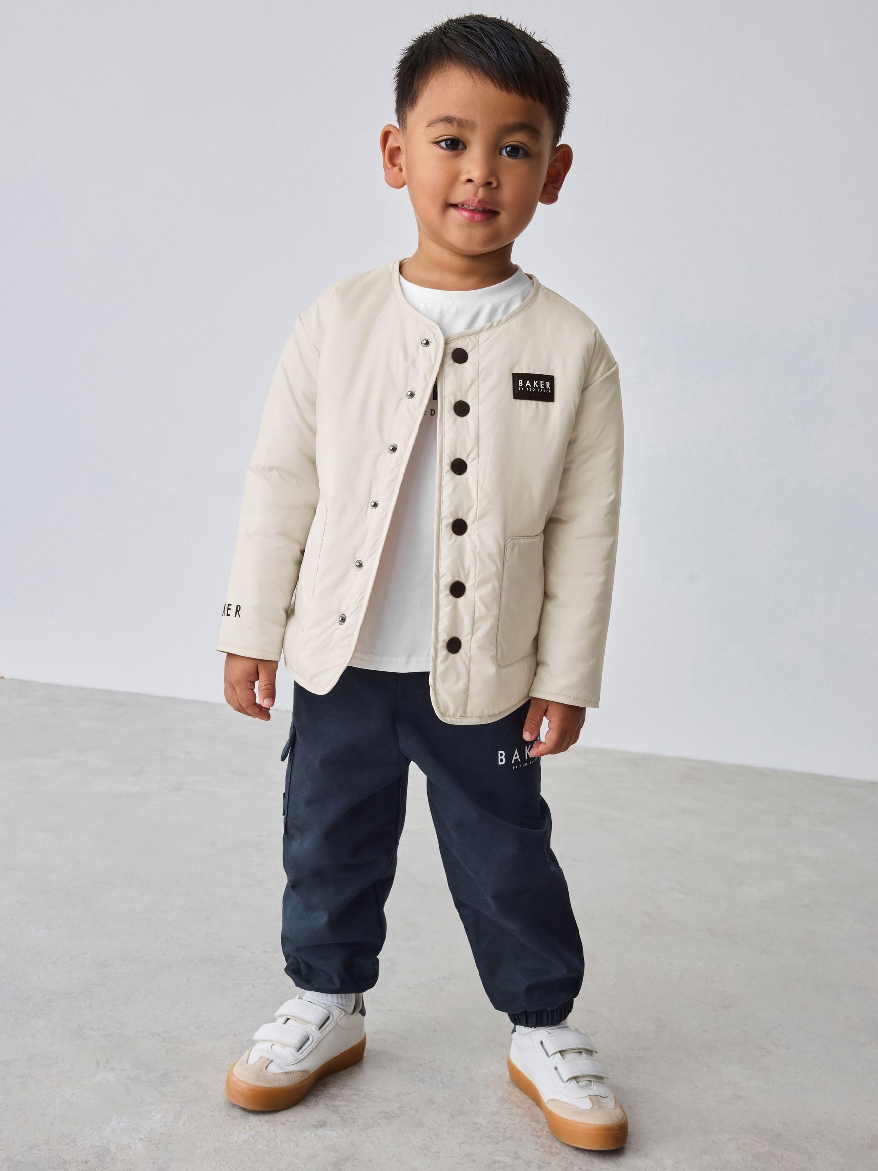 Baby Jungen Bomberjacke, T-Shirt und Jogginghose, Set