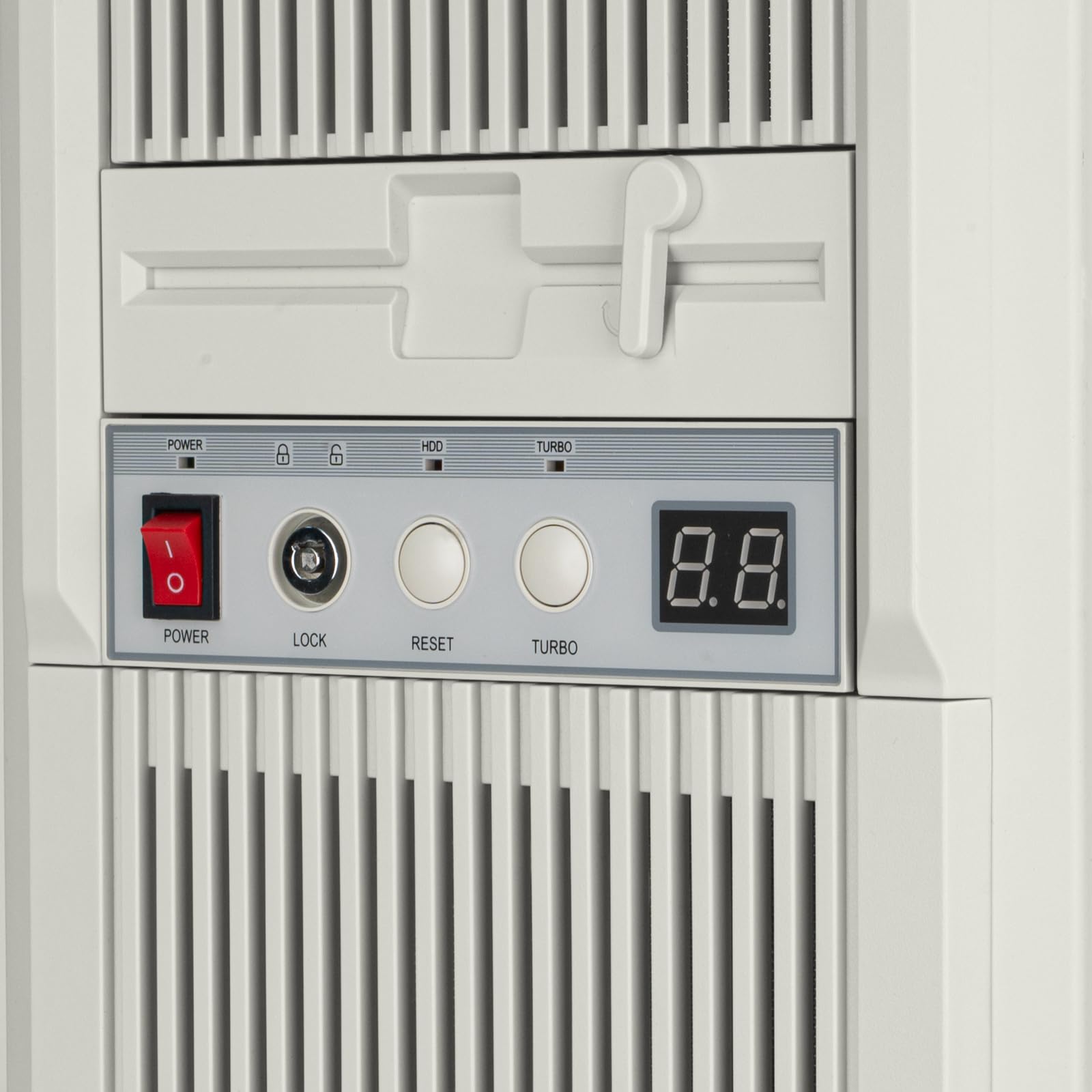 SilverStone FLP03 - Retro-inspiriertes M-ATX Gehäuse mit Unterstützung für vielseitige Speicherlösungen High-End-GPUs und effiziente Kühlung, SST-FLP03W