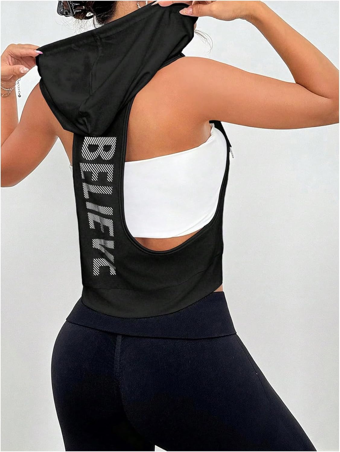 SweatyRocks Women's Sleeveless Low Cut Racerback Hoodies Workout Tops Cropped Hooded Tanks with Pocket - Image 6