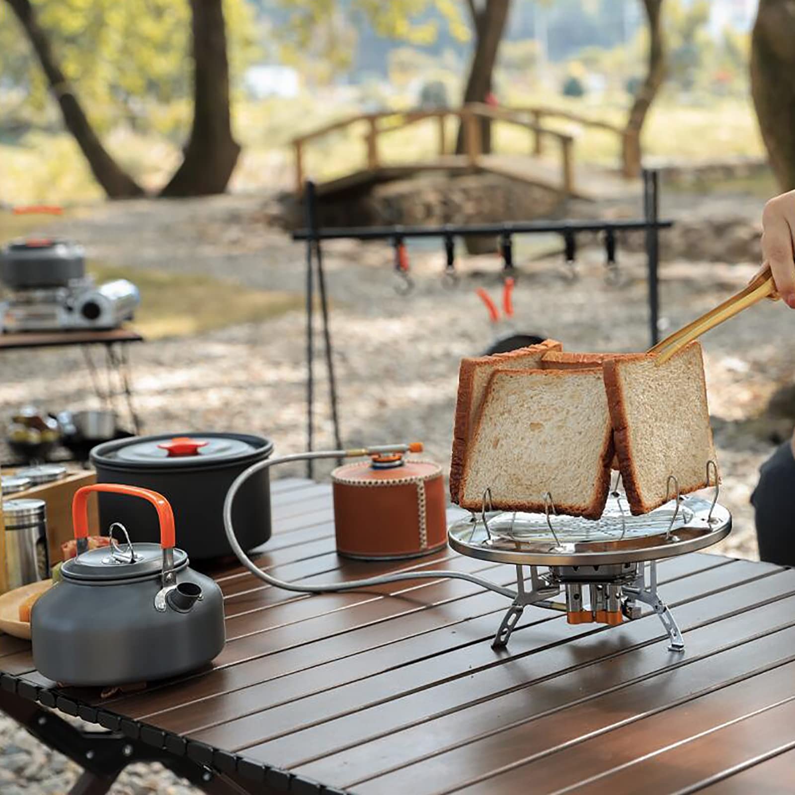 Fornello da campeggio Acciaio Inox, Fornellino Pieghevole Ultraleggero e Durevole, fornello da campeggio a gas outdoor, Mini fornello da campeggio con Custodia Portatile per Picnic Trekking BBQ
