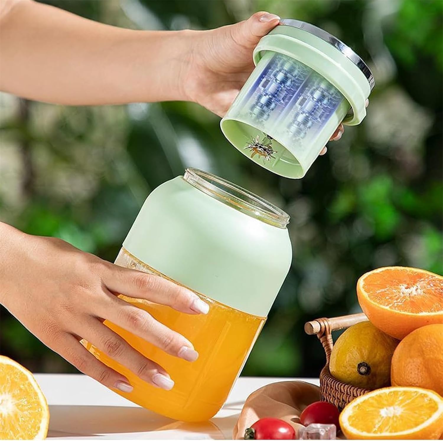 Electric Citrus Juicer 28 Oz, with Straw and Two Lids, Portable Mini Blender, Fresh Juice Smoothie Blenders on The Go, Large-Capacity Wireless Blenders Rechargeable for Smoothies, Shakes (2Set)