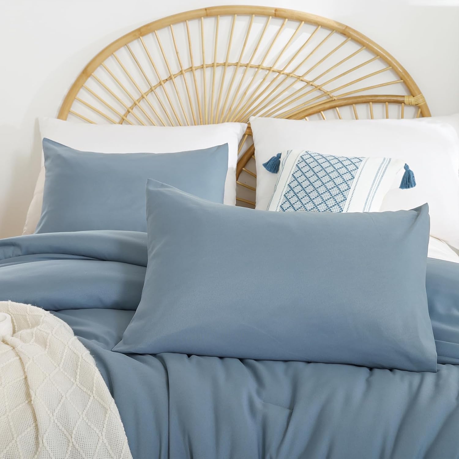 Weigelia Boho Dusty Blue 3PCS Microfiber Bed Comforter Set for All Seasons - Soft, Lightweight Comforter and Pillowcases - Image 4