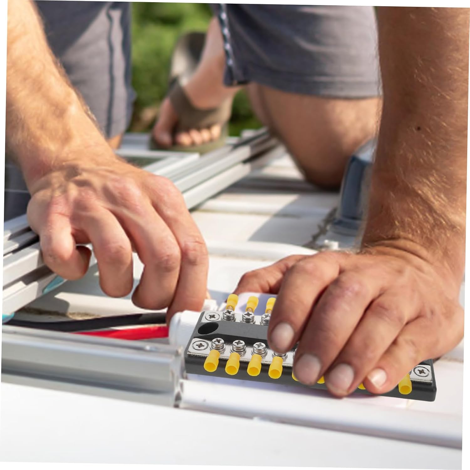 100a High Capacity Dual Row Terminal Block for Rvs Boats and Cars Way Power Distribution Sturdy Design for Efficient Electrical Systems