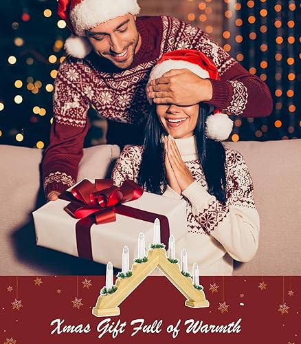 Miniatura 8 de Lewondr Candelabro sueco de Navidad, velas eléctricas con 7 velas cónicas sin llama, luz de puente de vela de madera alimentada por USB con agujas