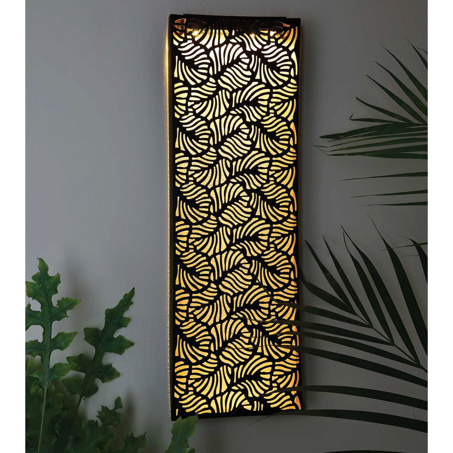 Solar Metal Wall Art Light Solar-Powered Leaf Cut-Out Panel for Garden Wall Light Garden Panels with Warm White LEDs Rechargeable Battery Automatic Dusk Activation No Wiring Required