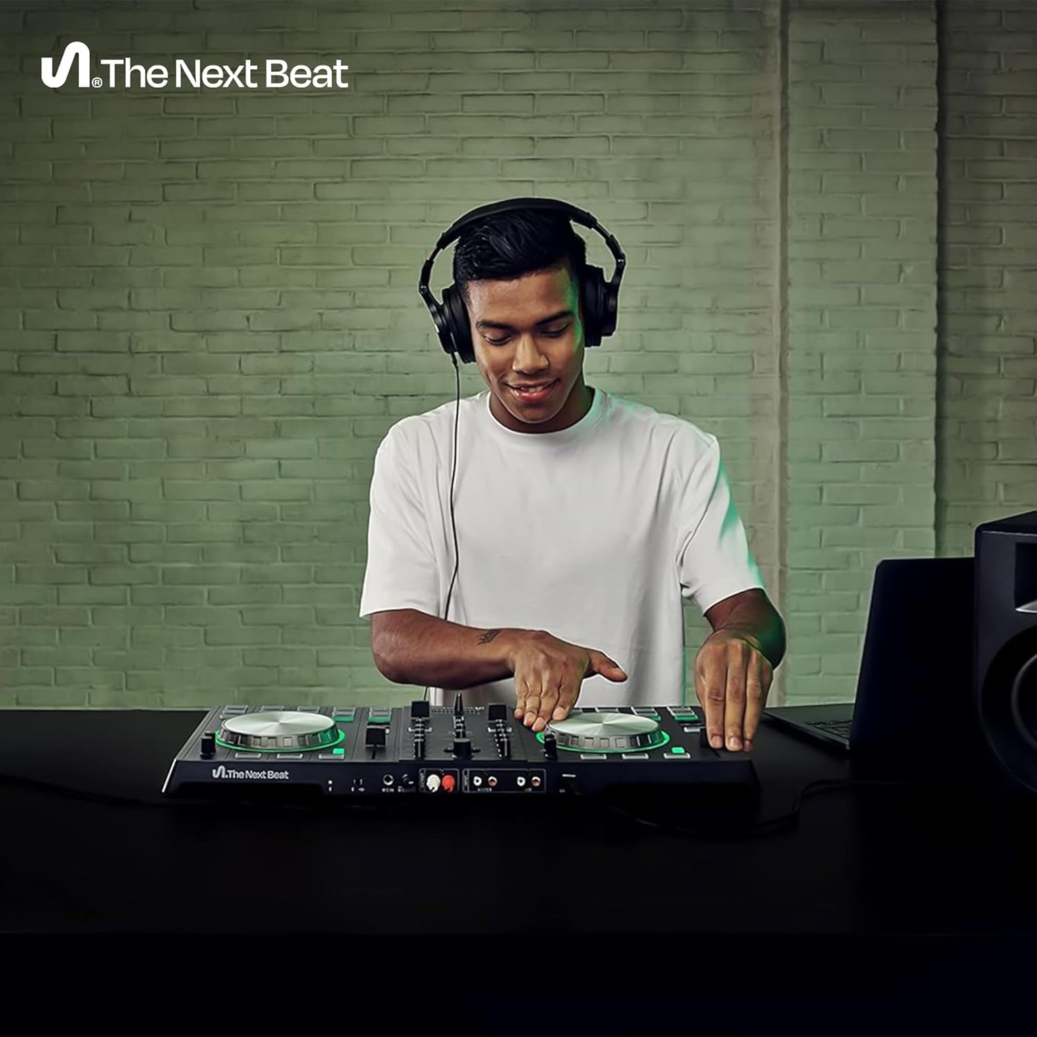 The Next Beat by Tiësto, DJ Decks For Beginners, DJ Controller, DJ Mixer, Multicolor, 22400