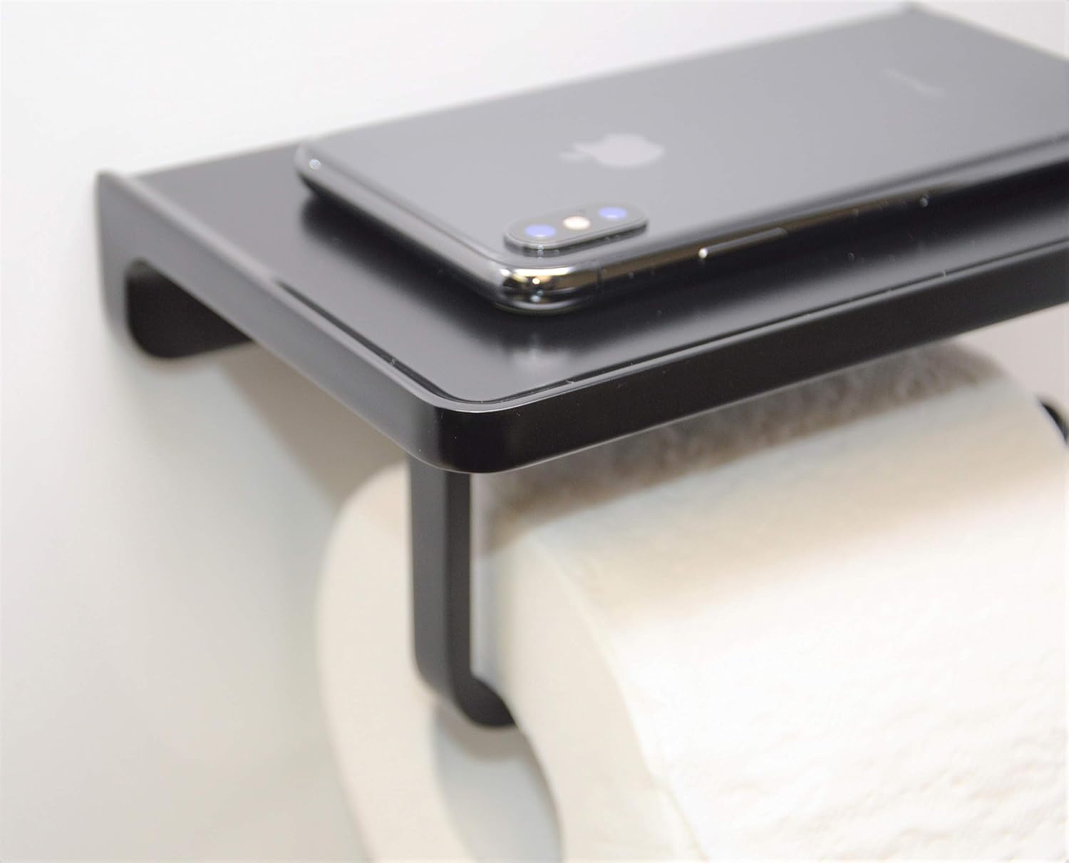 Linkaa Wall Mount Toilet Paper Holder with Shelf Matte Black，Zinc Alloy Toilet Tissue Holder with Phone Holder for Bathroom RV Commercial Toilet Tissue Dispensers，Rust-Proof