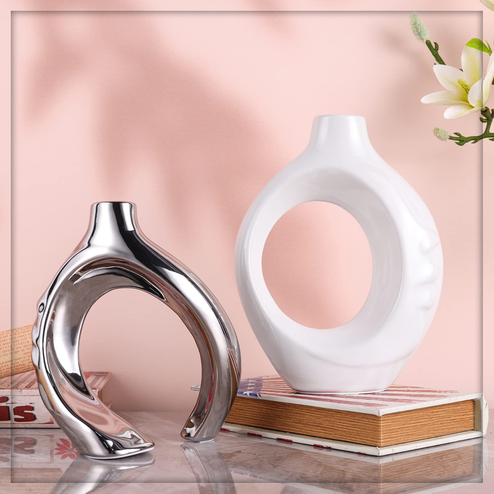 Juego de 2 jarrones de cerámica blanca y plateada, redondos de cerámica para decoración de sala de estar, estantería, chimenea, centro de mesa de comedor (blanco plateado)