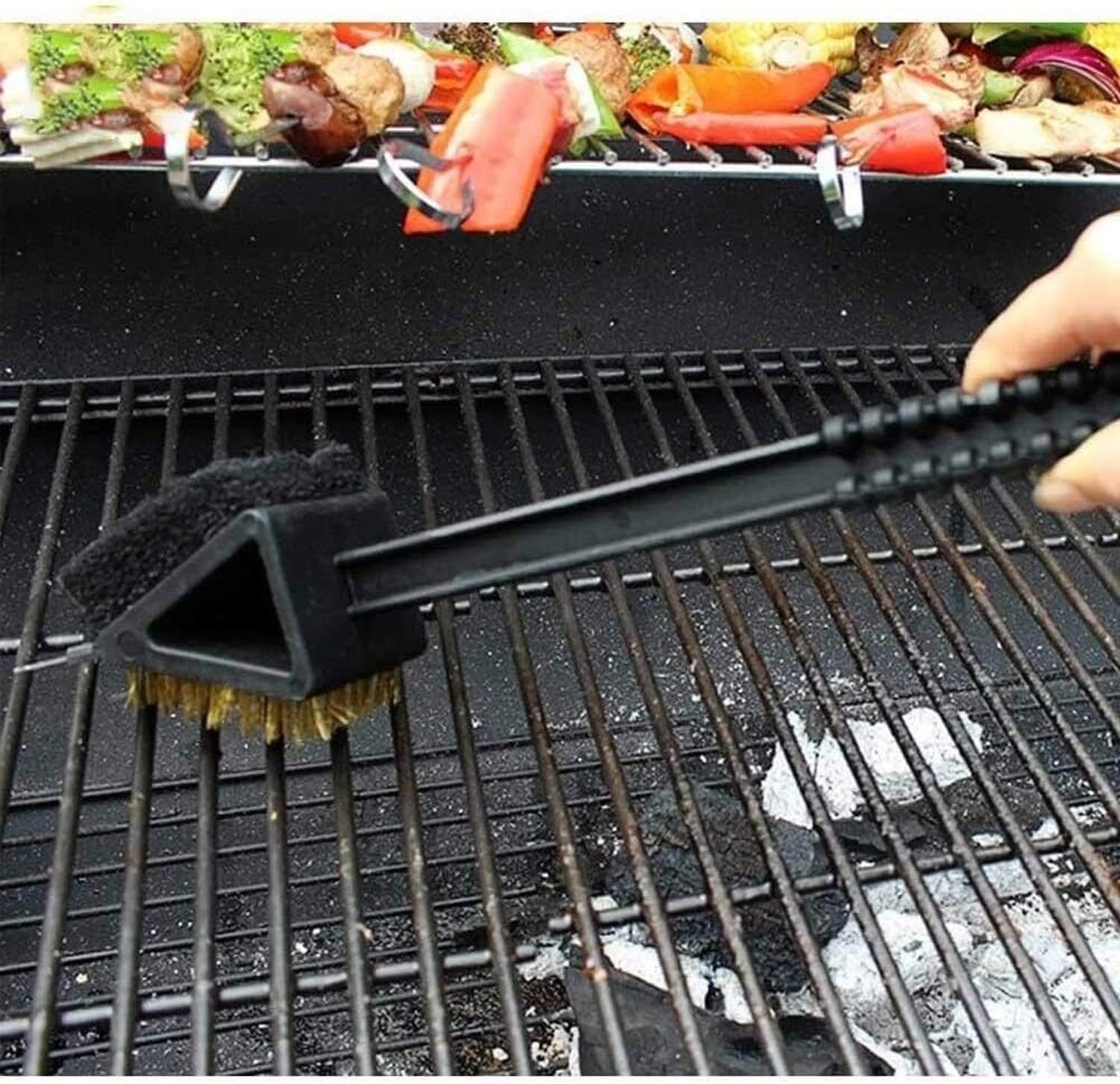 XIUNYIE Tool Clean BBQ Multifunctional Grill Brush and Scraper 3 in 1 Grill Bristle Brush with Long Handle Scraper for Heavy Duty Stainless Steel Oven Cleaning