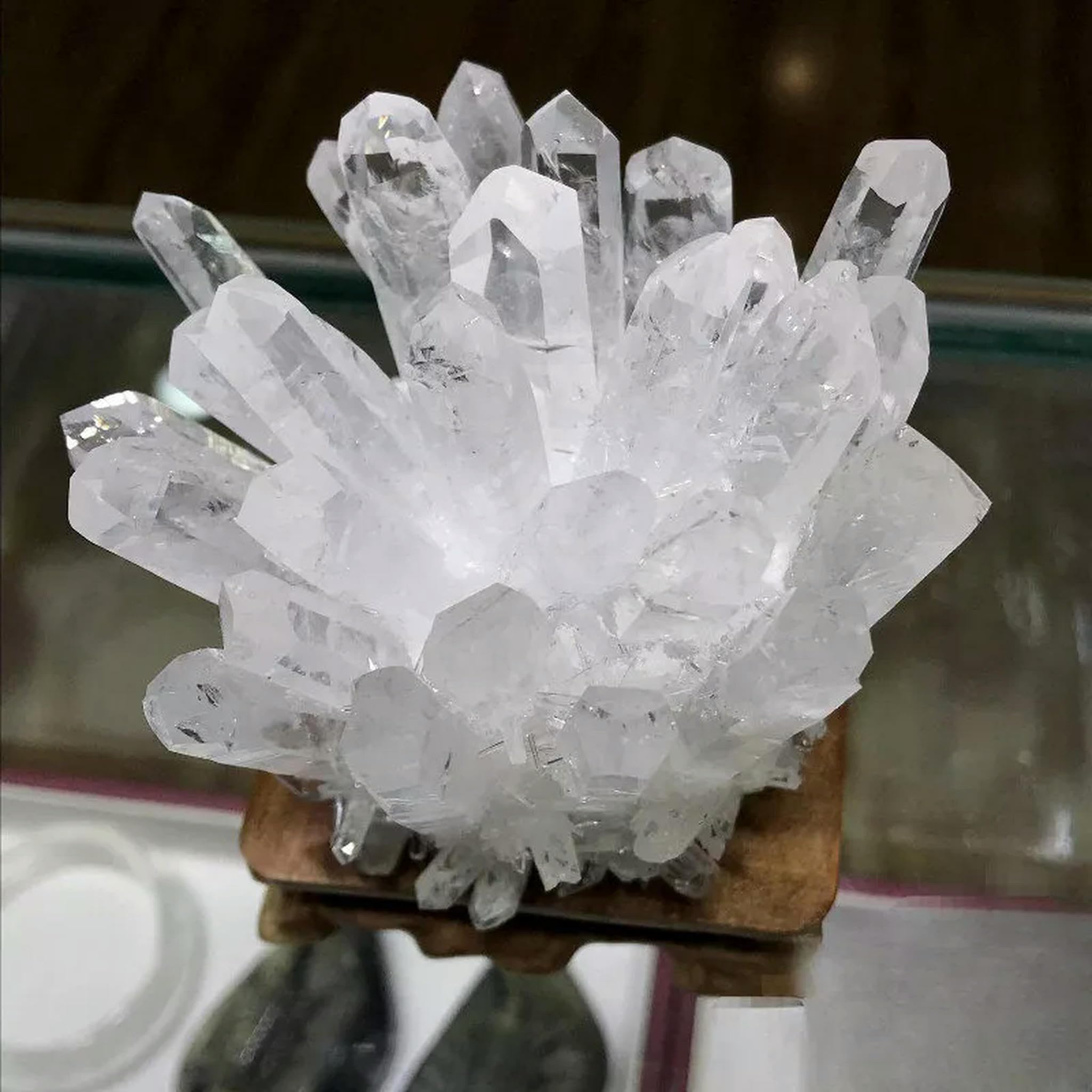 Großes natürliches Bergkristall-Cluster-Geode-Rohedgel-Exemplar