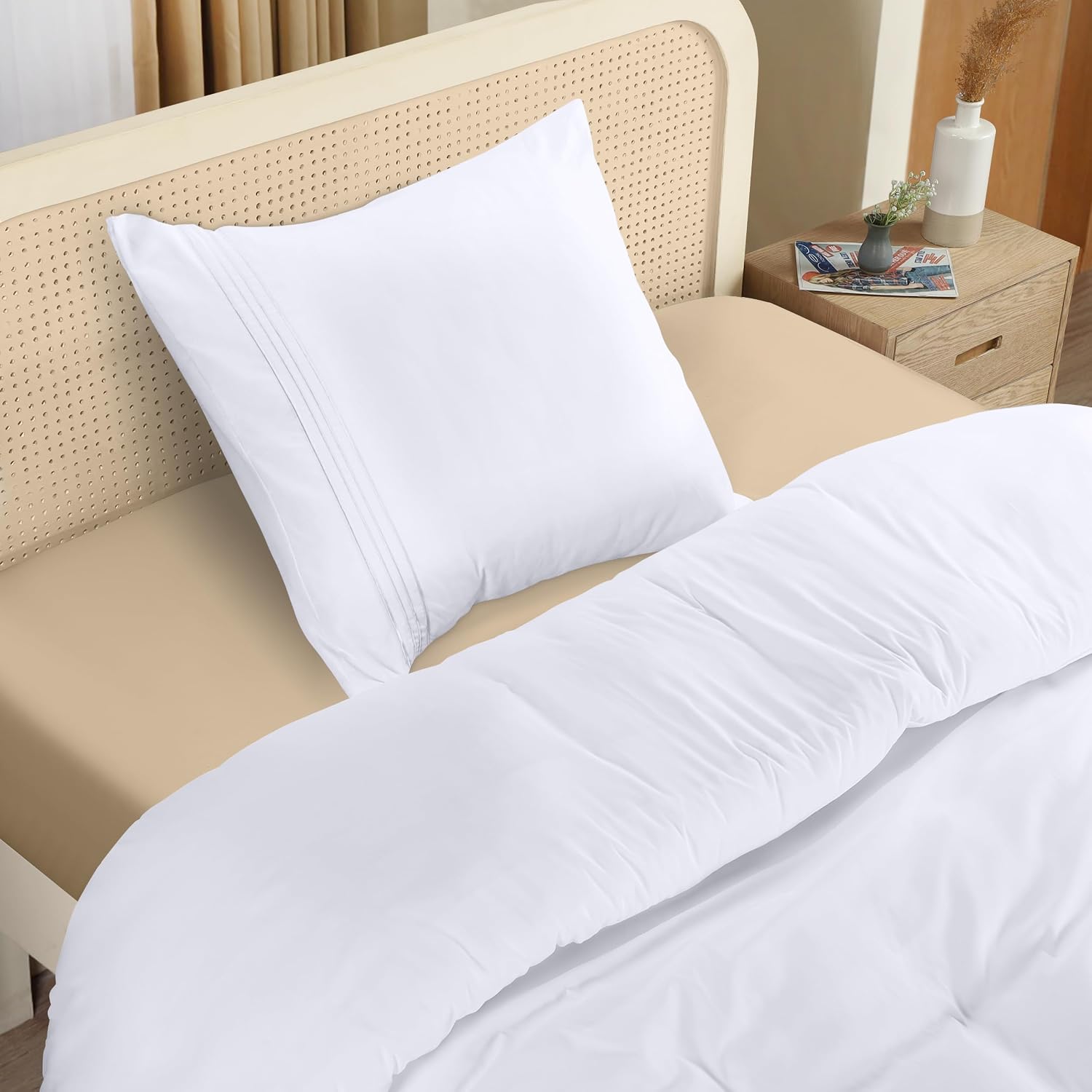 Utopia Bedding Bed Linen 135 x 200 cm Set - Microfibre Duvet Cover 135 x 200 cm + 1 Embroidered Pillowcase 80 x 80 cm - White 135 x 200 cm + 1 x pillowcase 80 x 80 cm White