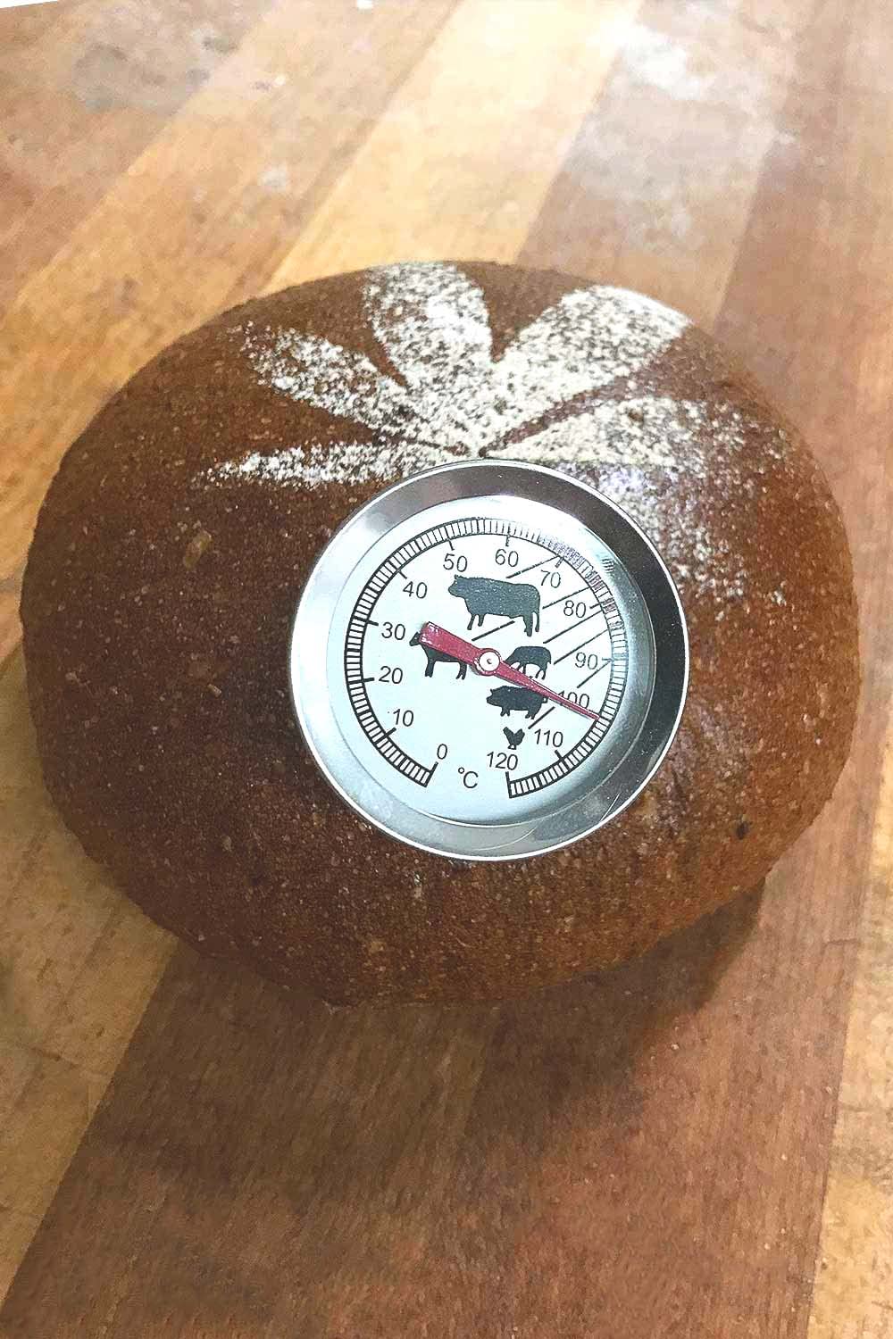 Bäckerei Spiegelhauer Sauerteig Starter Set Getrockneter Bio Lievito Madre 200 g, Demeter Weizenmehl Typ 550 1 kg, Teigschaber, Backrahmen aus Ahornholz, Bäckerleinen,…