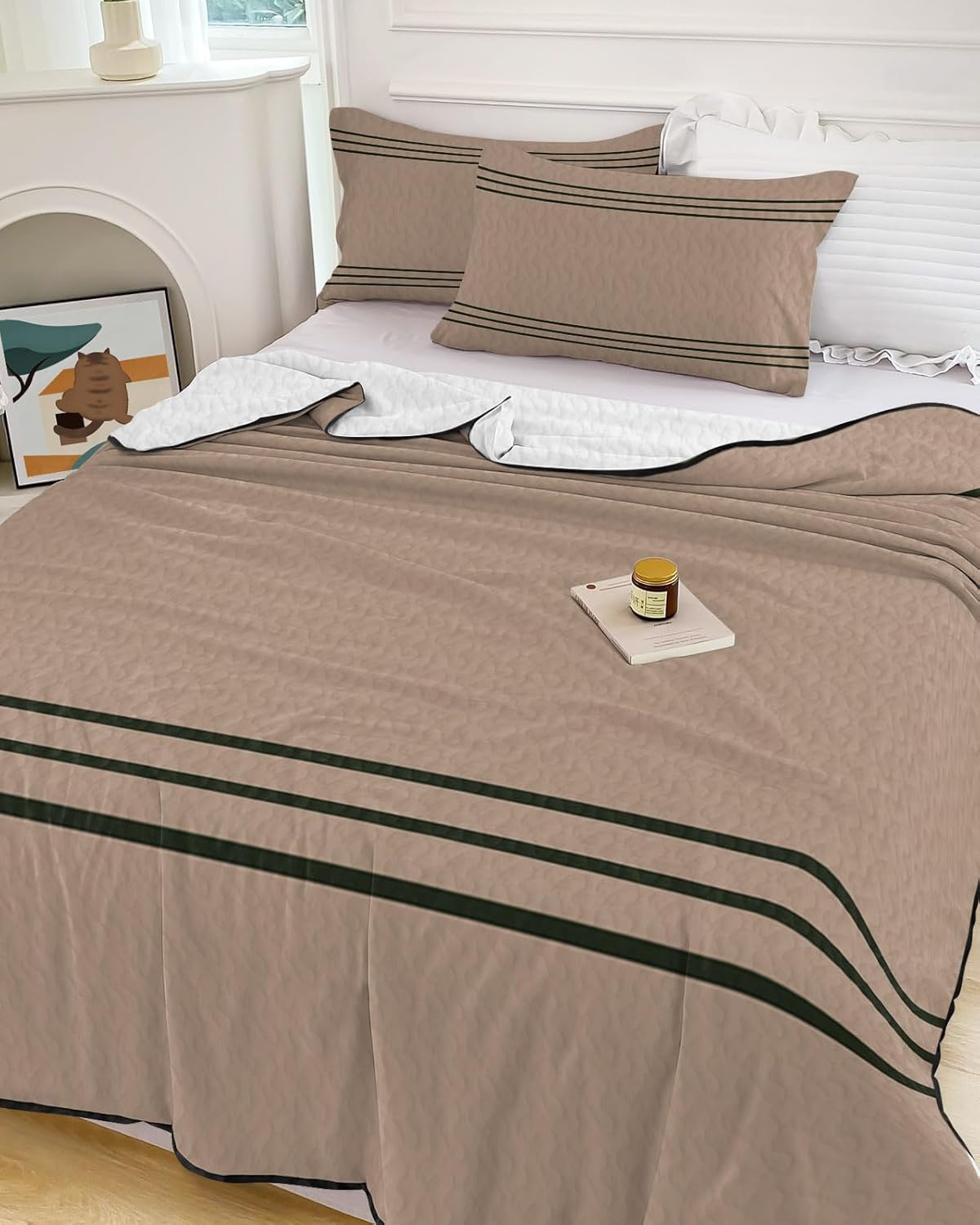 King Size Quilt Set, Vintage Dark Green Stripe Lightweight Bedspread Coverlet Set Soft Microfiber Summer Quilt with 2 Pillow Shams, Brown Background 3 Piece Comforter Bedding Set