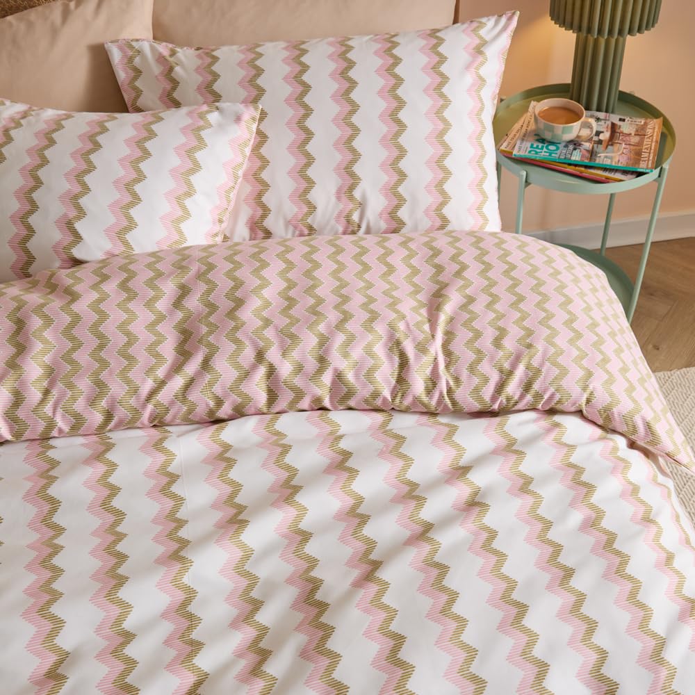 Duvet Day Izzie Duvet Cover Set – Reversible Ultra Soft Bold Zig Zag Striped Bedding Set (Green/Pink - King)