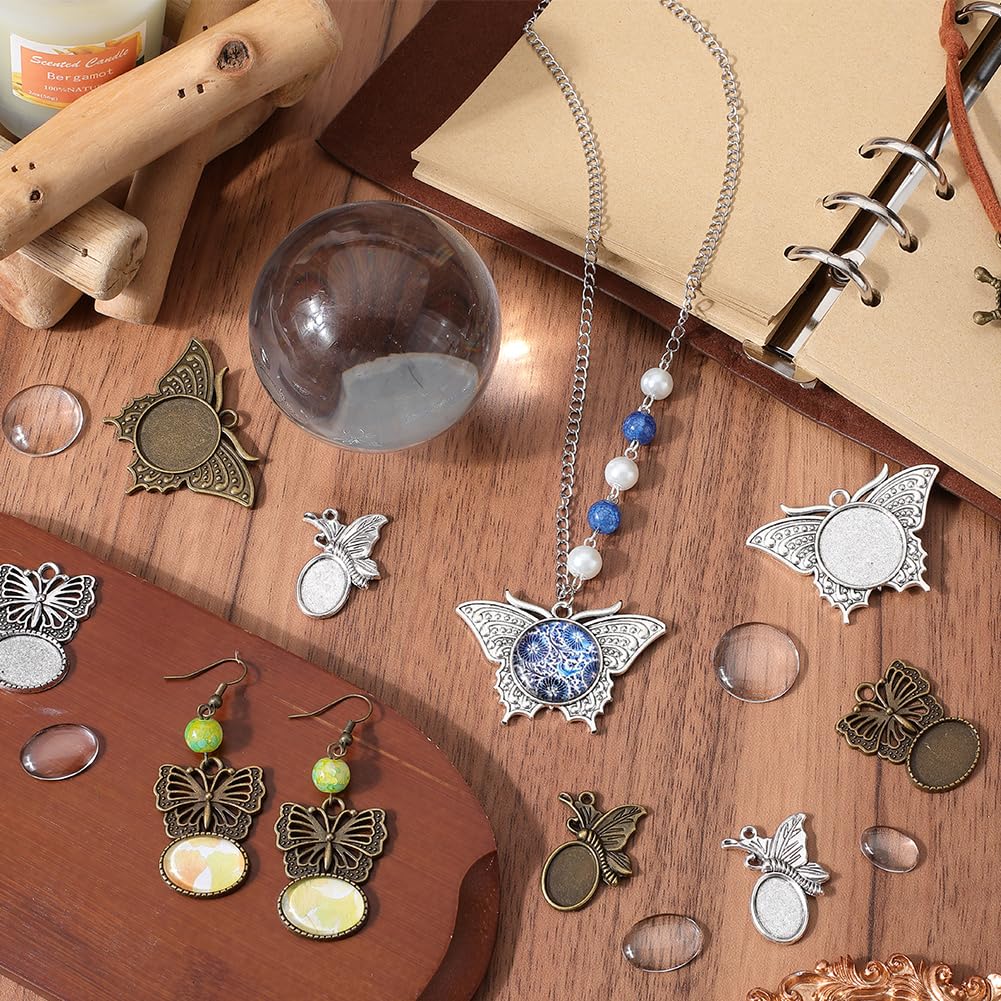 SUNNYCLUE 48 Stück DIY 24 Sets Cabochon Lünettenfassungen Lünette Anhängertabletts Cabochon Rohlinge Antik Bronze Silber Schmetterlings Anhängertablett Rohling Mit Runden Ovalen Glascabochons Für Schm