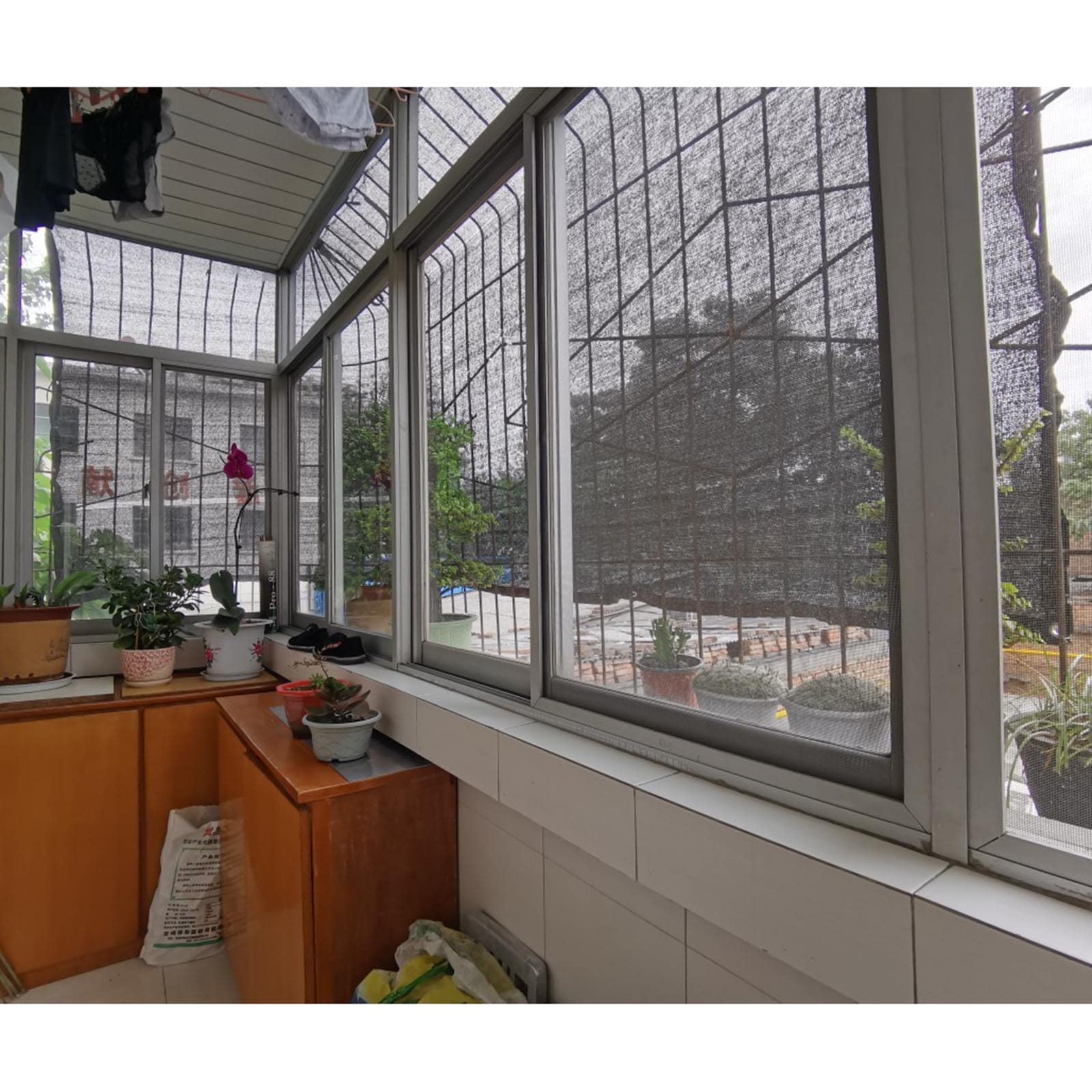 Red de sombra resistente a los rayos UV de 6 x 8 m, tela para exteriores con ojales, perfecta para protección de plantas de invernadero de jardín, malla de sombra negra