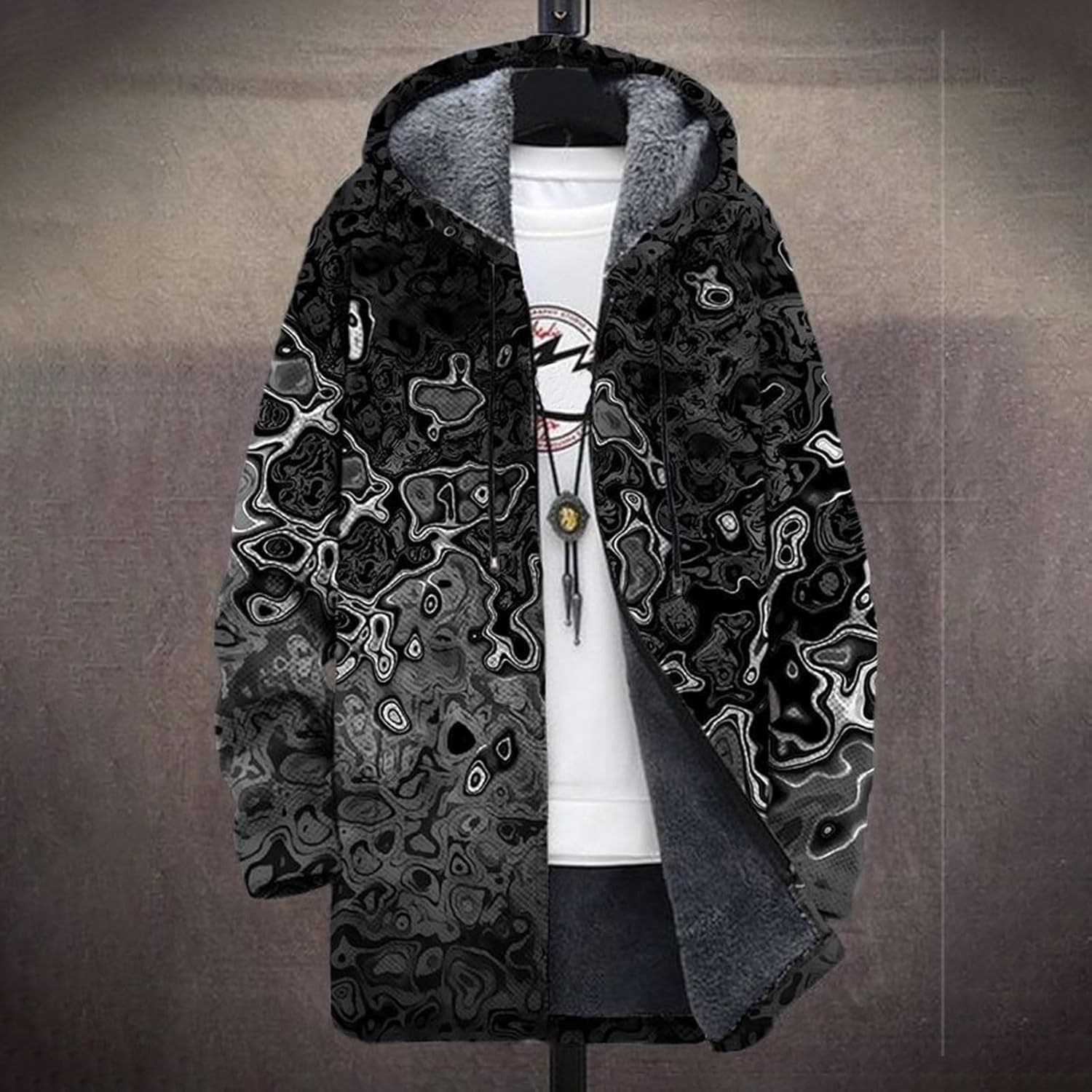 中国 青花山水人物文 小壷 C R6412E 难得一见：全世界馆藏元青花人物纹