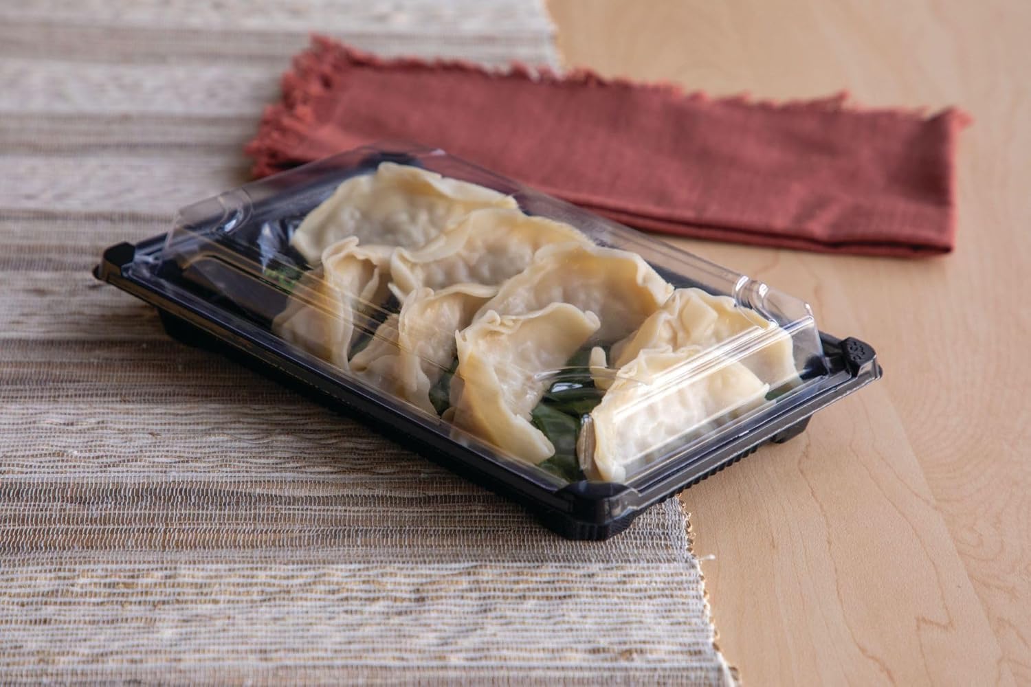 ECO PRODUCTS Compostable To Go Containers and Lids, Case of 600, 5x7x1.5 Small Sushi Box, Made from PLA, A Renewable Material Made from Plants, For Cold Foods, Fruit, Desserts, or Cheeses