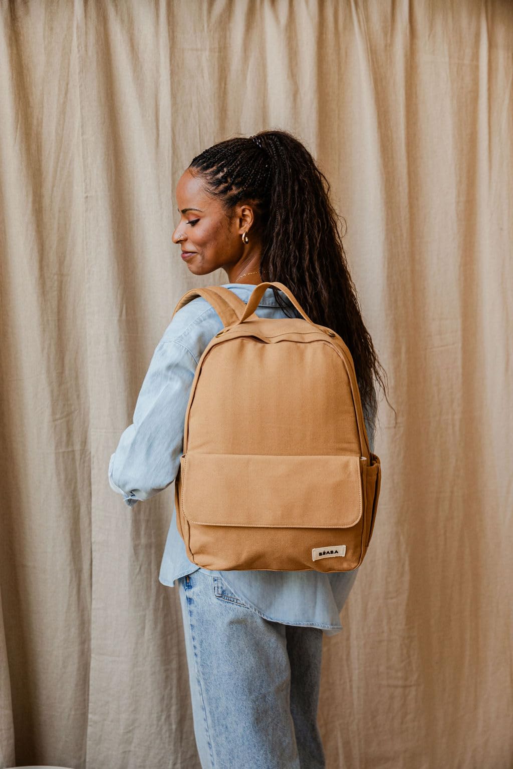 BÉABA Mochila Cambiador Bebé Tokyo 21L, Mochila de Maternidad Bébé Mamá Papá, Manos Libres, 9 Bolsillos, Bolsillo Térmico, Enganche para Carrito, Cambiador Acolchado, Tejido Repelente al Agua-Ocre