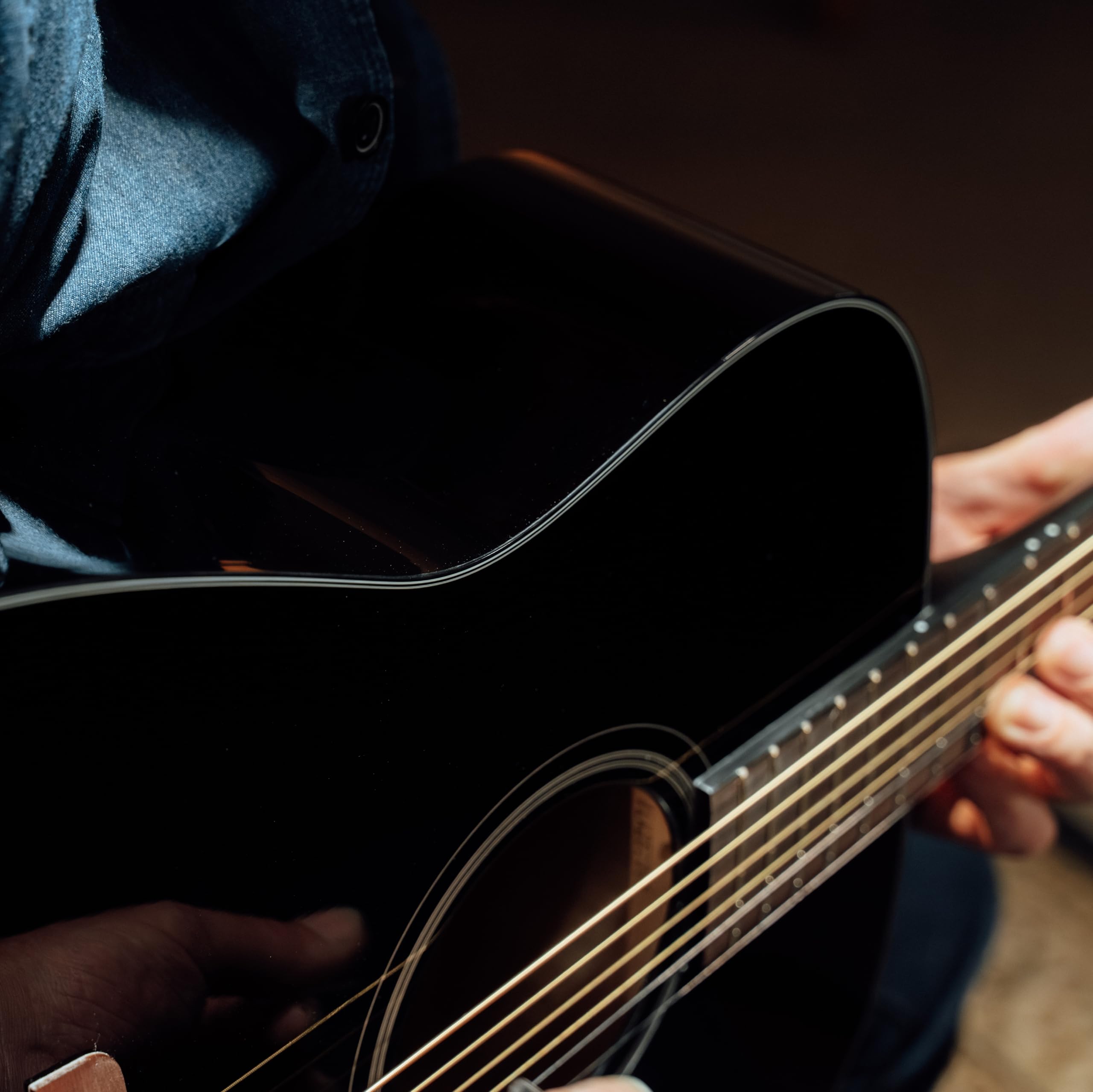 YAMAHA FG820 Chitarra Acustica – Corpo Dreadnought Full-Size, Scala 24,96″, Top in Abete Massello, Fondo e Fasce in Mogano, Tastiera in Palissandro, Corde in Acciaio – Nero