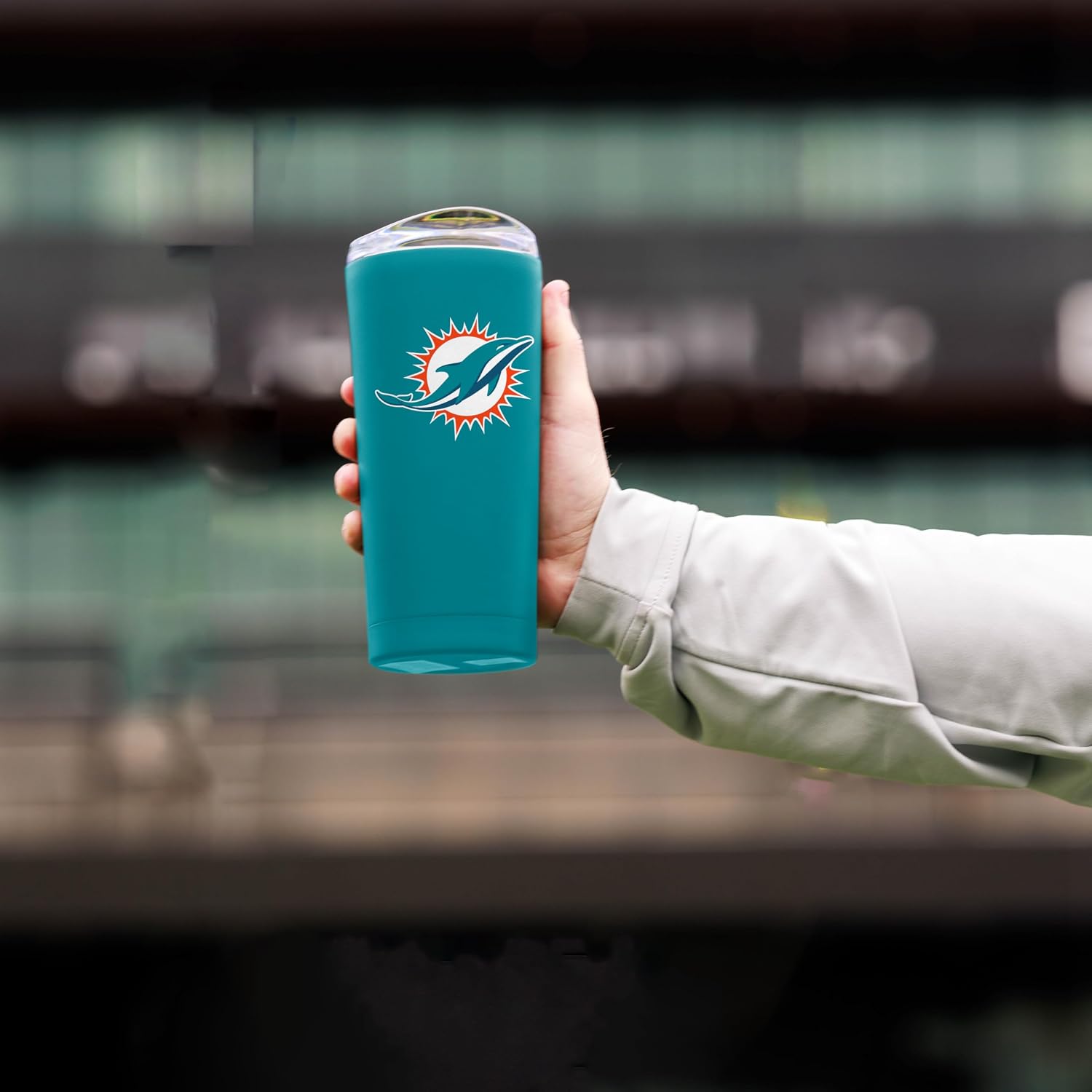 FANMATS NFL 20 oz Stainless Steel Tumbler — Powder-Coated | 20 Fluid Ounces | Vacuum Insulated | Team Color