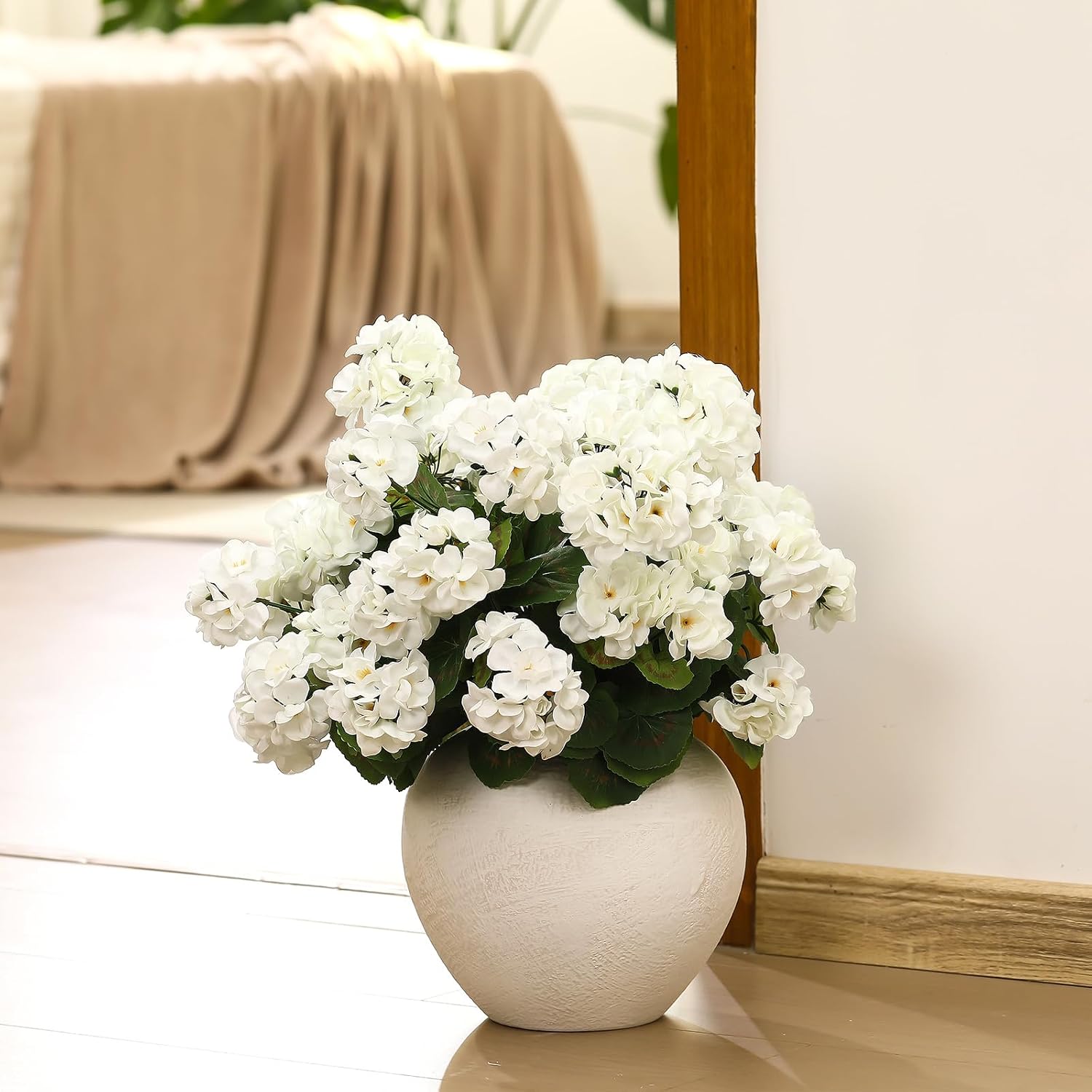 Thiccywoov 4 Pcs 18'' Artificial Geraniums for Outdoors 36 Heads White Faux Geraniums Pick Cloth Bush Realistic Artificial Stems Flowers Fake Planters Table Floral Home Decor Garden Patio Centerpiece