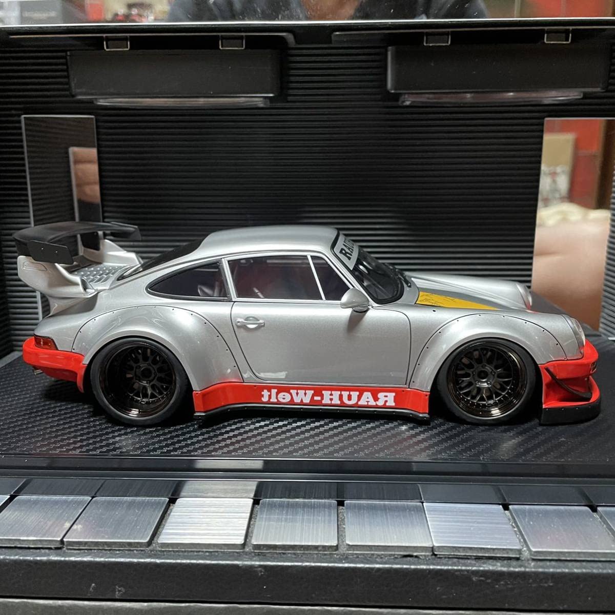 Amazon.co.jp: イグニッションモデル 1/18ポルシェ RWB 930 RAUH-Welt