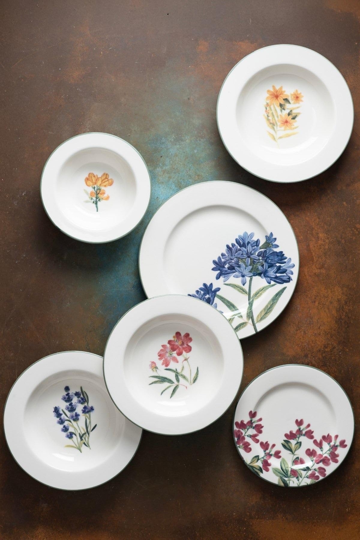 Elegancki 24-częściowy serwis obiadowy, 100% porcelana, w zestawie talerze do serwowania, miski i talerze deserowe, można myć w zmywarce i używać w kuchence mikrofalowej